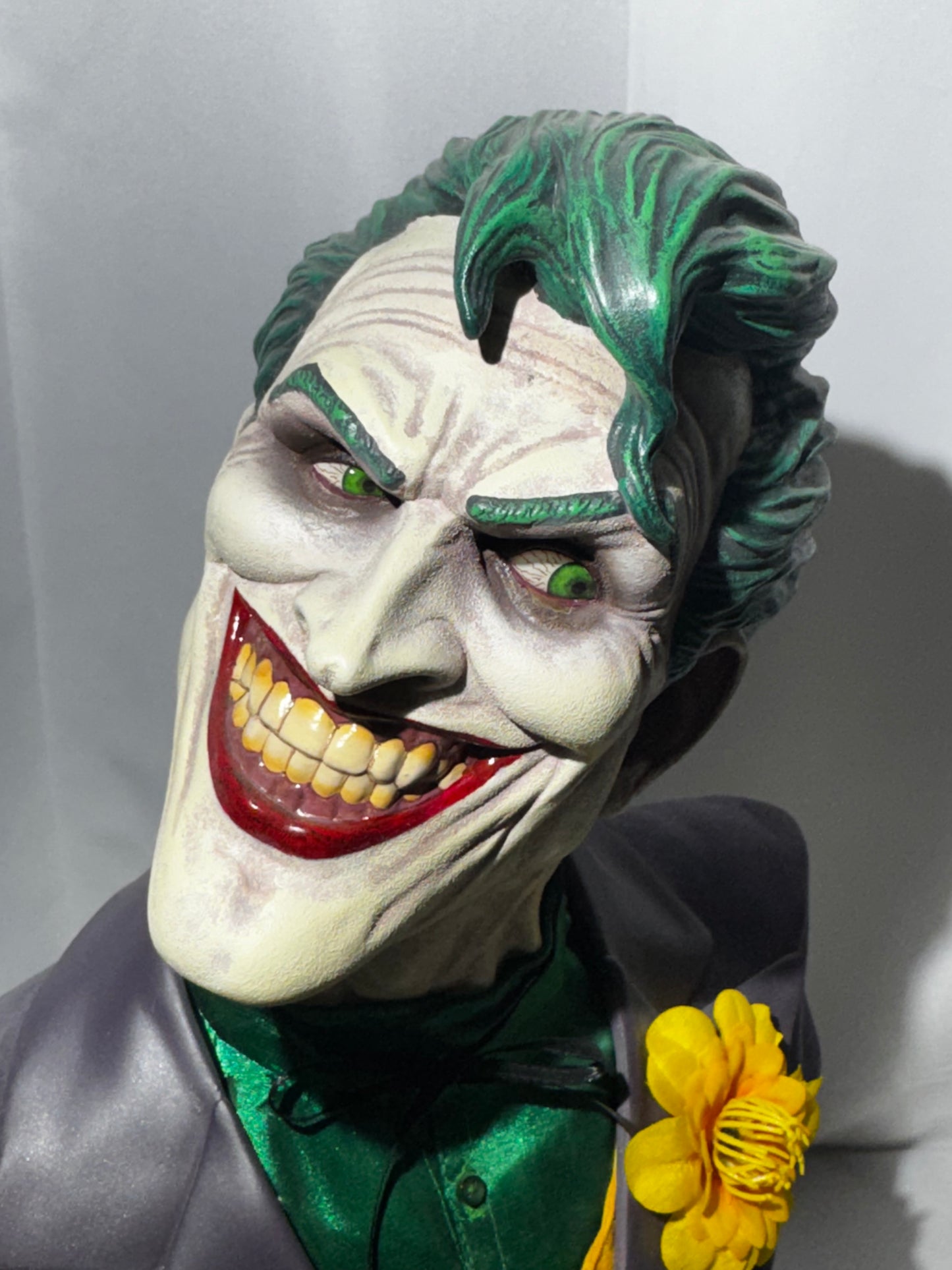 The Joker 1:2 Scale Bust 'Don't Let the Smile Fool you" #487/1000 DC Comics
