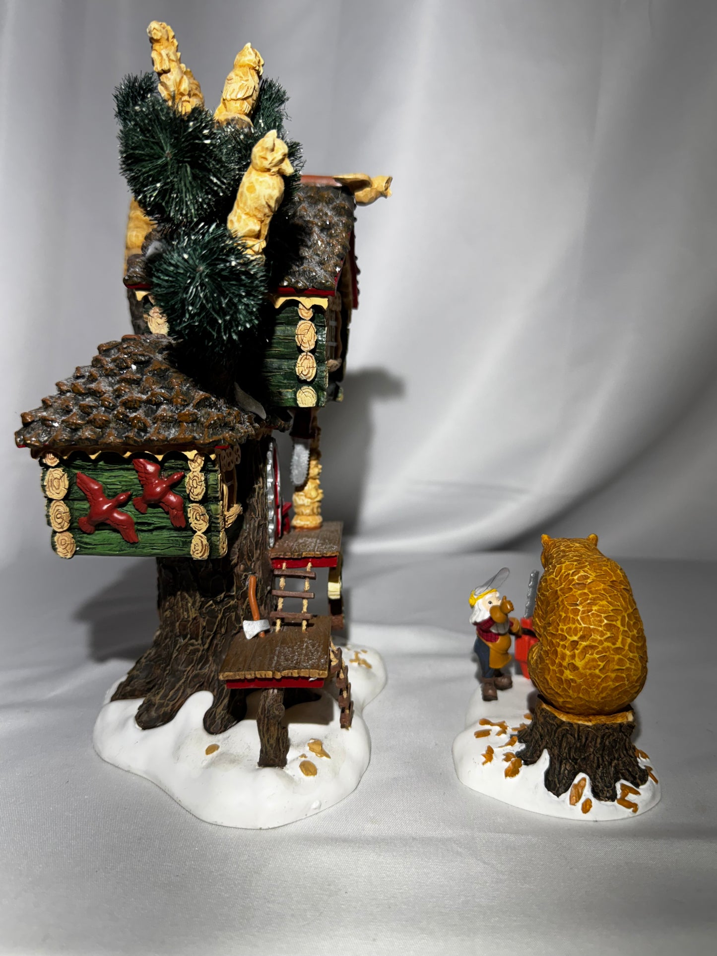 Department 56 North Pole Woods “Chisel McTimber Art Studio”