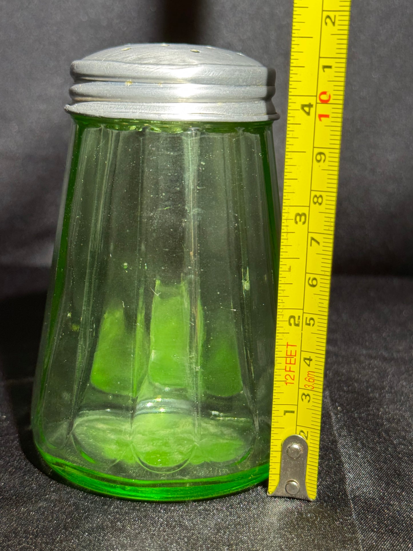 Vintage Uranium Jeanette Green Depression Glass Shaker 2051-5