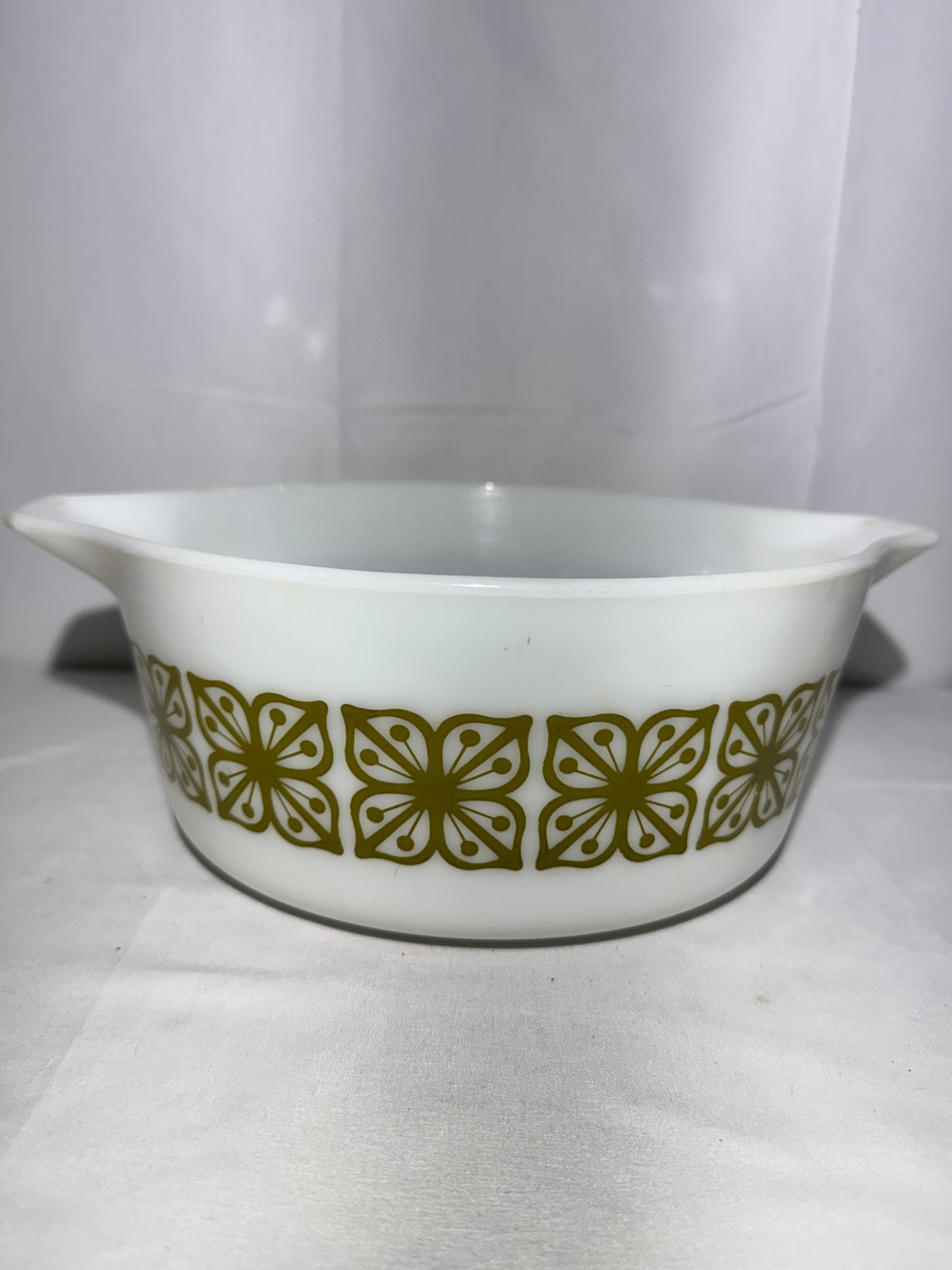 Pyrex 2.5 Quart Casserole Dish – Verde Square Flower Pattern 475-B