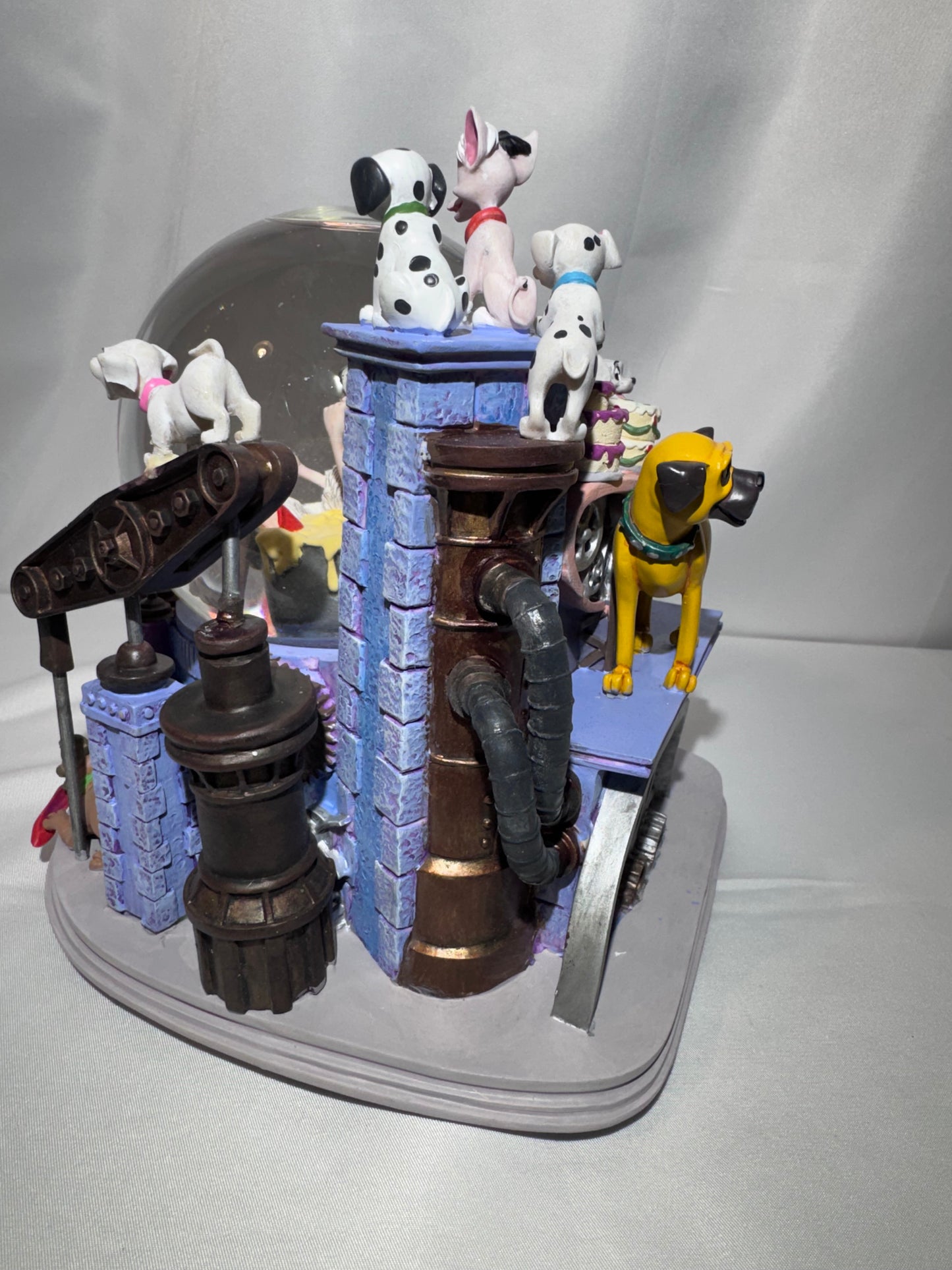 Disney 101/102 Dalmatians Cake Fiasco Musical Snow Globe Cruella Retired w/ Box
