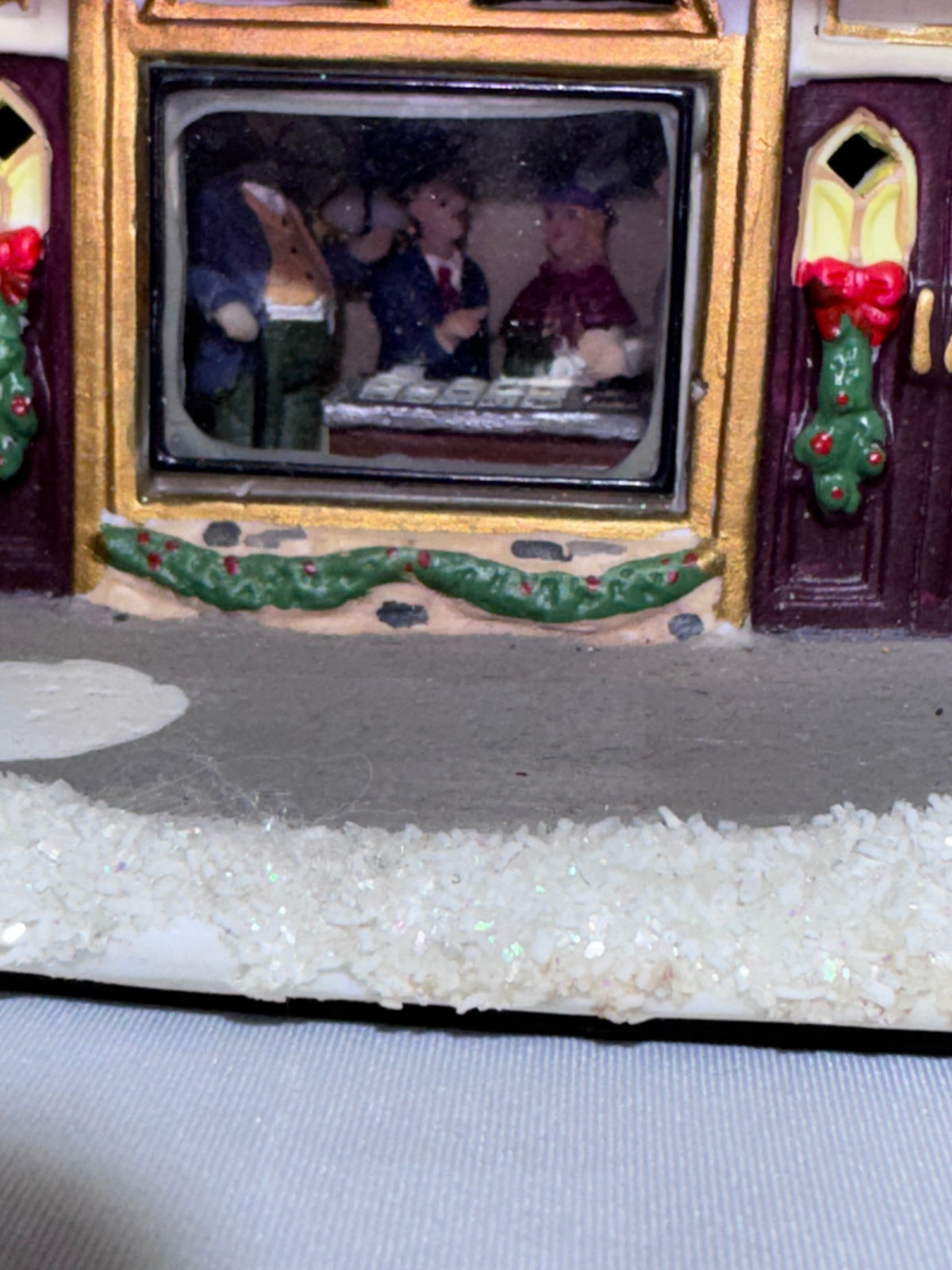 St Nicholas Square Dixon Street Casino 2005 Lighted Christmas Village Building AS IS