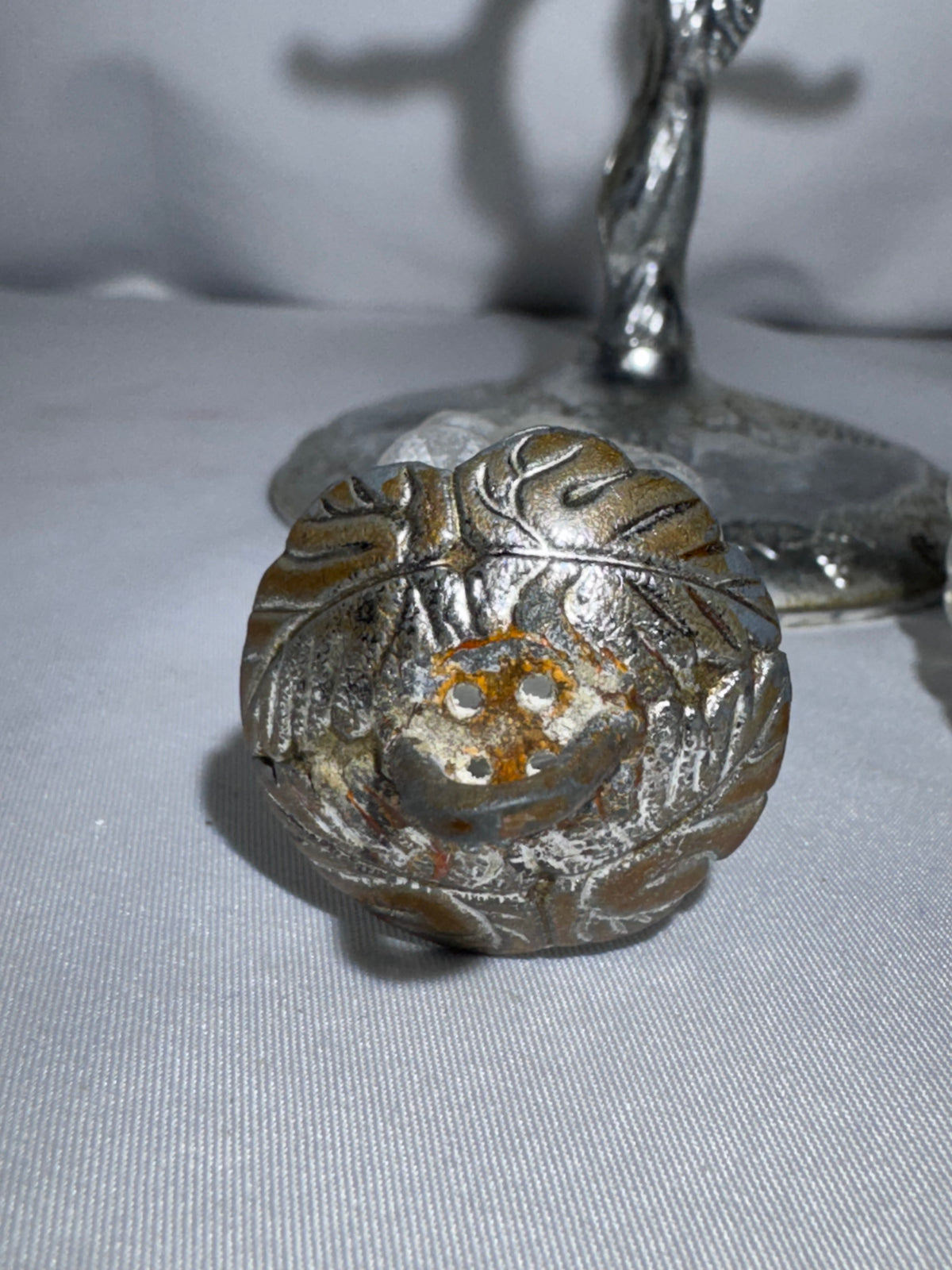 Vintage Clear Glass Hanging Grape Salt & Pepper Shaker Set w/ Metal Tree Stand – Made in Japan