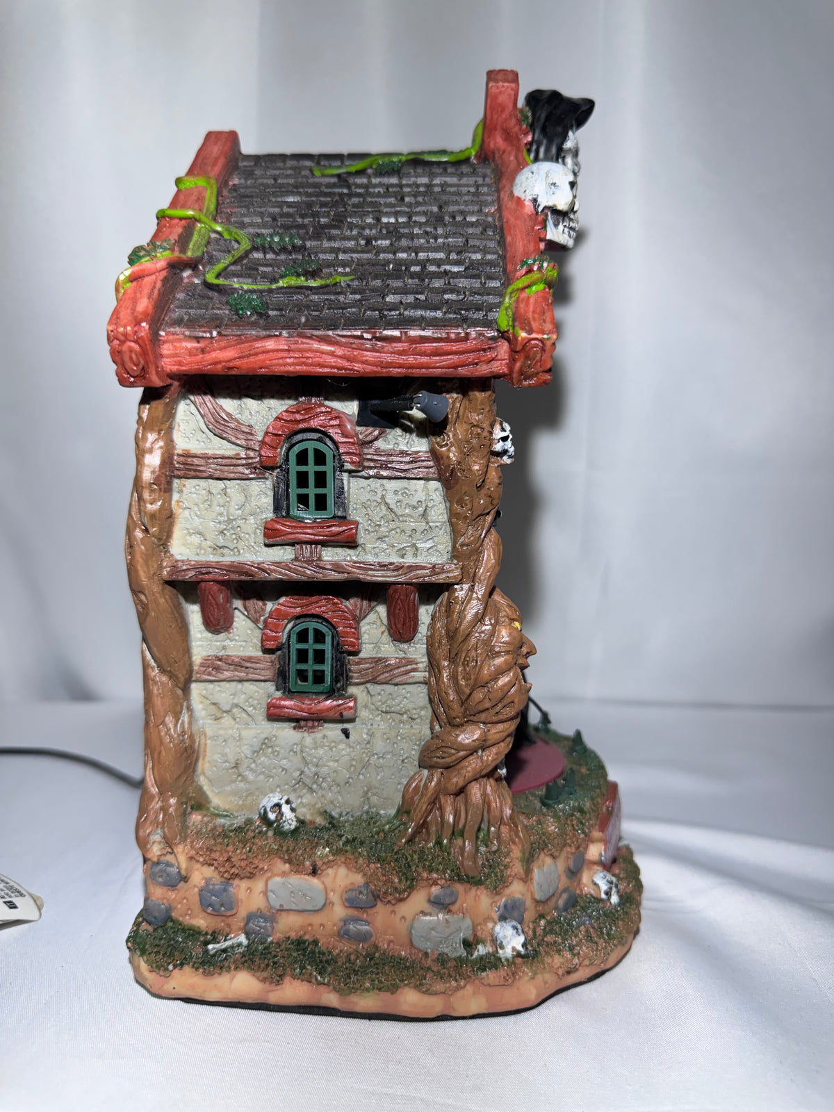 Lemax Spooky Town The Cursed Cuckoo Haus #95454 — 2019 — Animated & Lighted