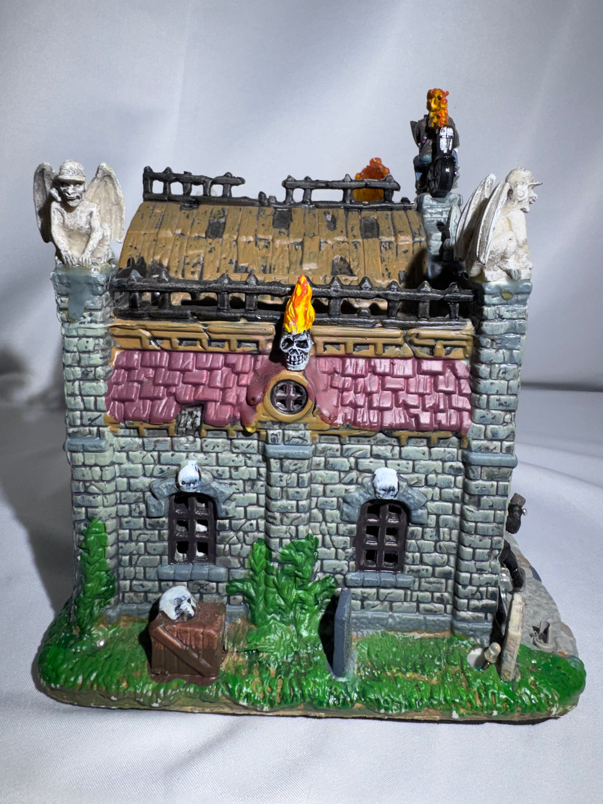 Lemax Spooky Town Flaming Skull Motorcycles – Item #95829 – Retired Halloween Village