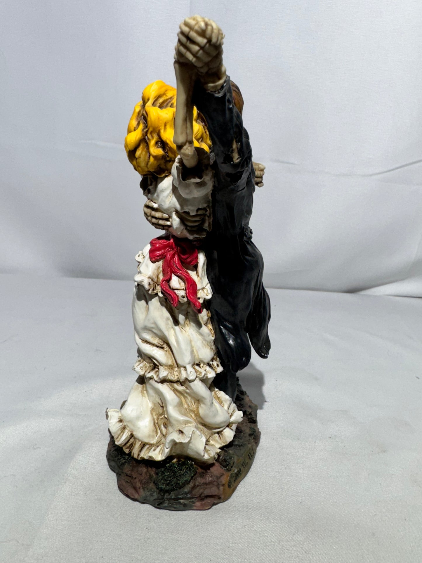 Dancing Skeleton Bride & Groom Figurine – Gothic / Day of the Dead Style - Summit Collection