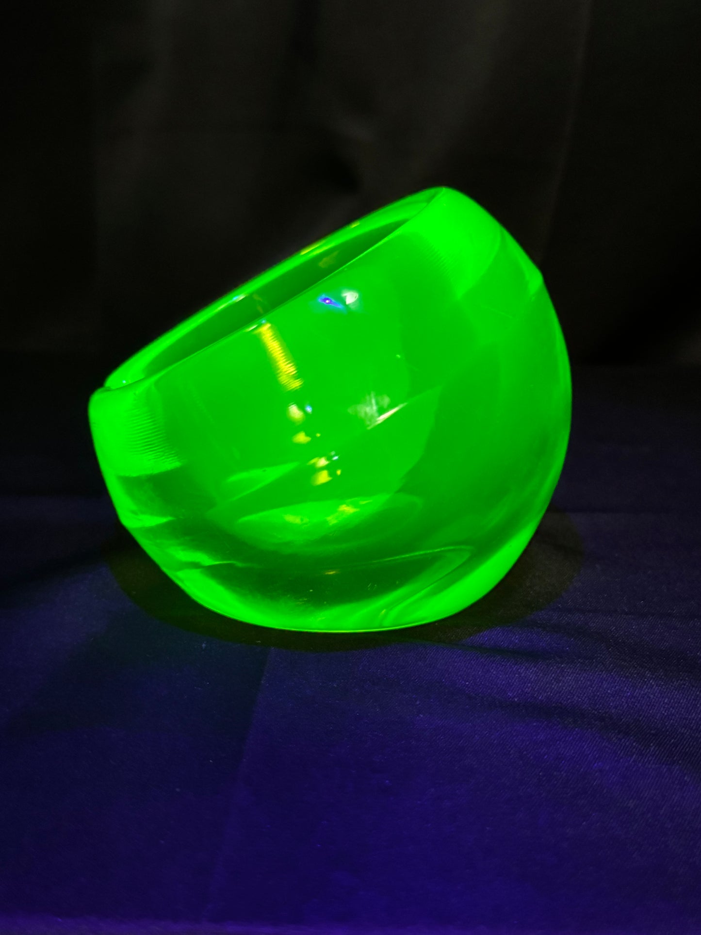 Vintage Viking Uranium Glass Orb Ashtray UV Reactive Green MCM 3.5” Glow Glass￼