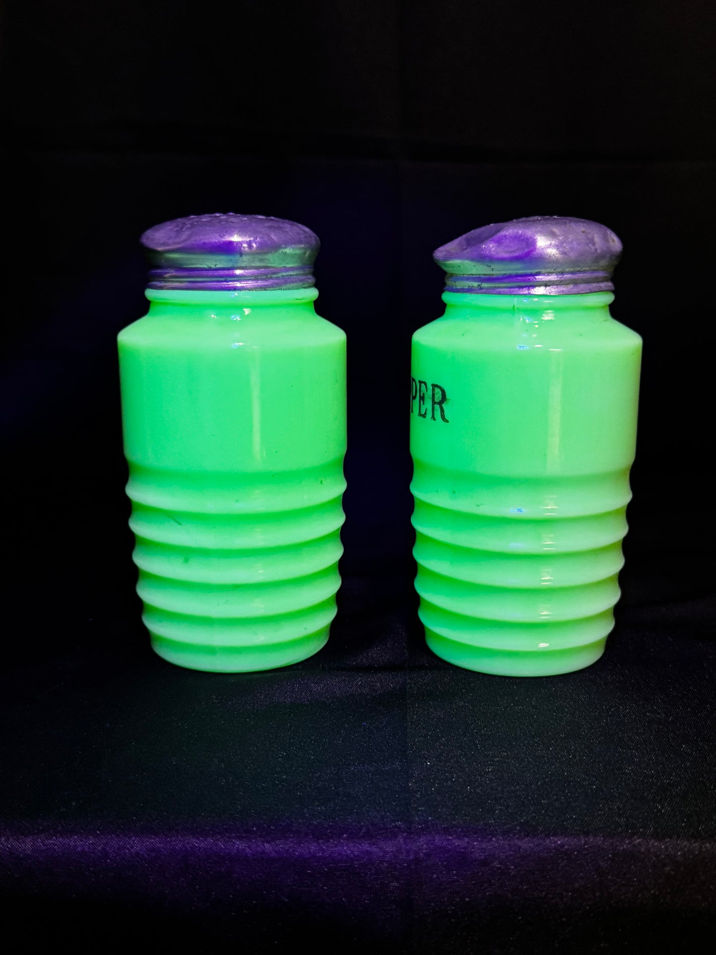 Vintage Jeannette Jadeite Salt & Pepper Shakers Ribbed Beehive Uranium Glass 1930s