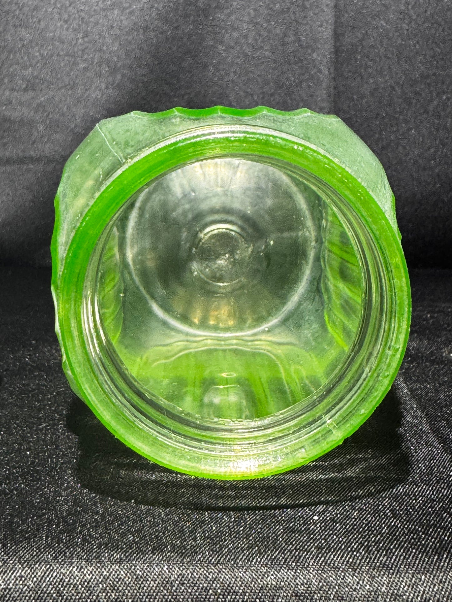 Vintage Anchor Hocking Uranium Glass Hoosier Shaker Ribbed Green Glass w/ Metal Lid