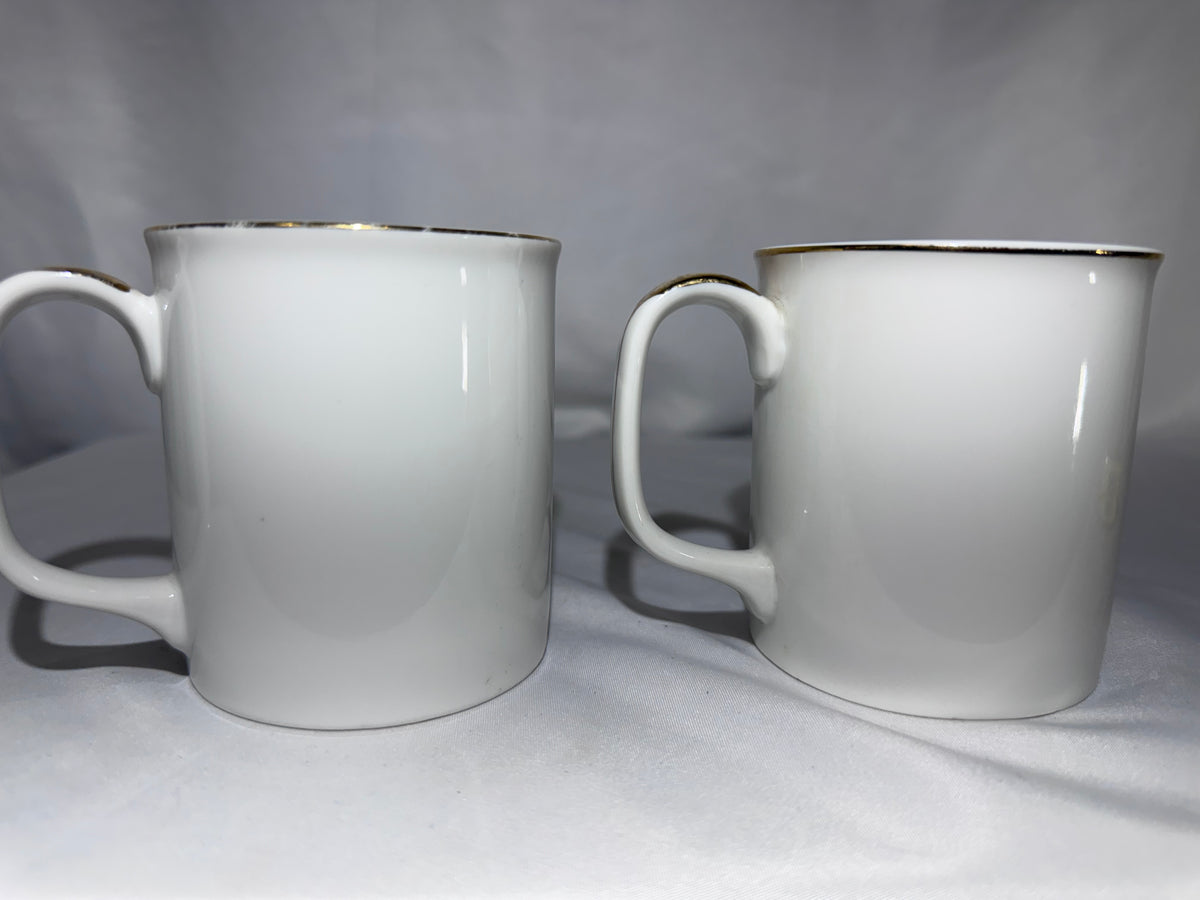 Vintage Kashima Christmas Holly Porcelain Coffee Mugs – Set of 2 – Gold Trim – Made in Japan