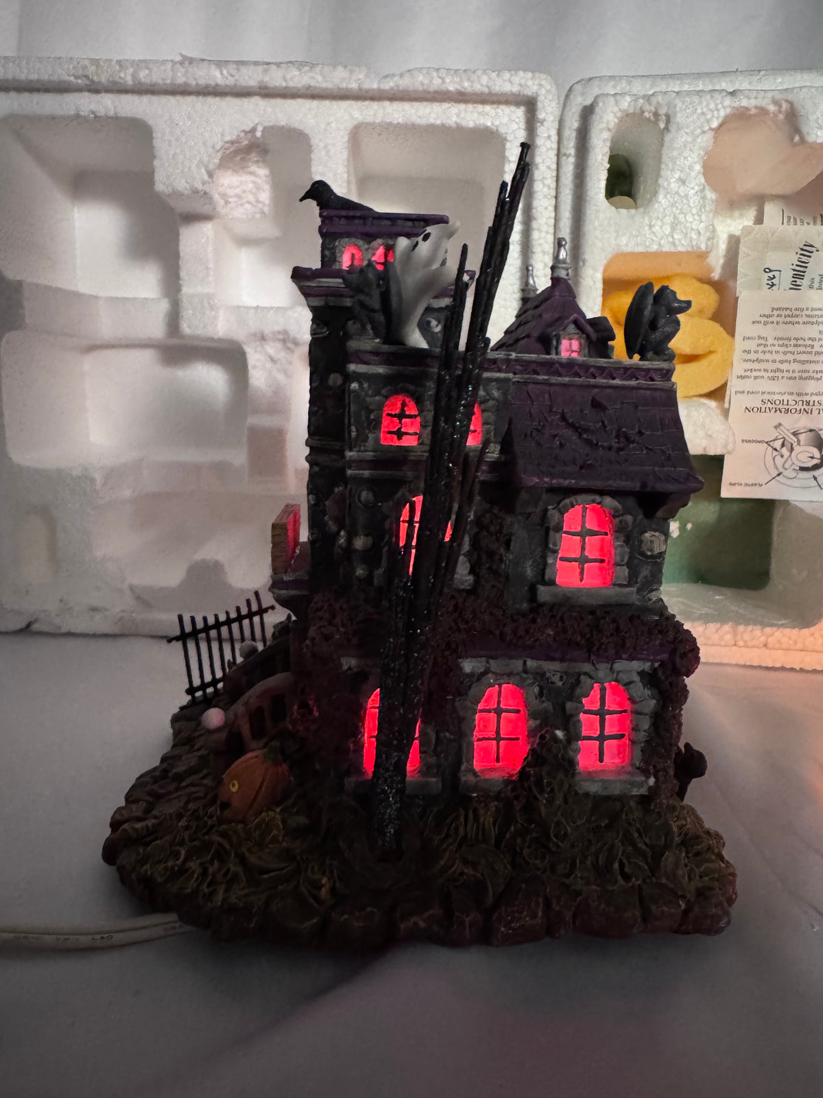 Hawthorne Village The Munsters Halloween Village – Grandpa’s Touch of Transylvania Hotel – 2004