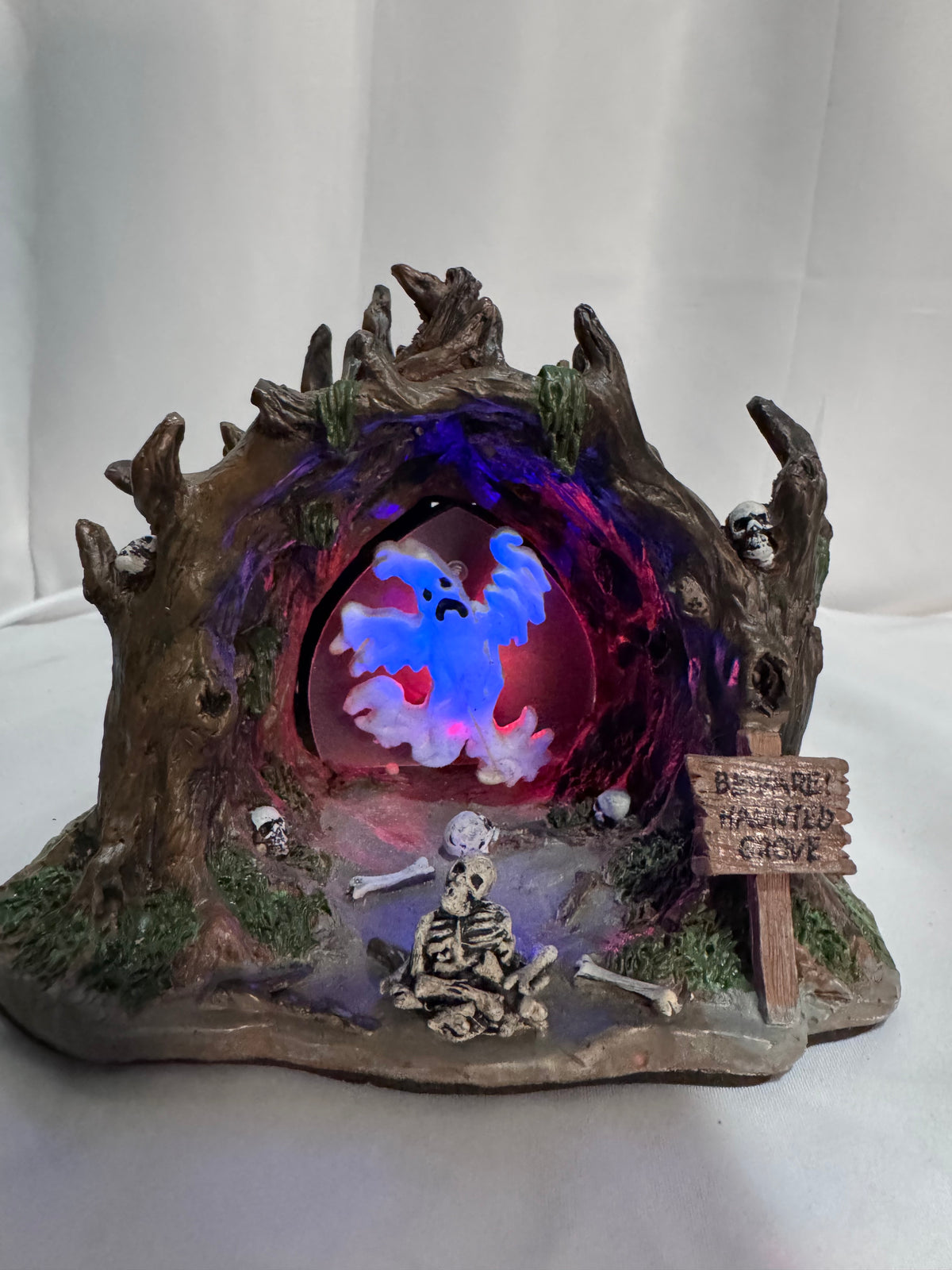 Lemax Spooky Town Haunted Grove #64423 – Lighted & Animated Halloween Table Accent