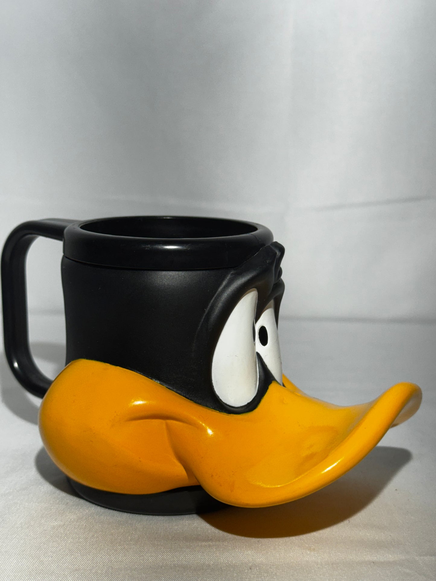 Vintage Daffy Duck Looney Tunes Plastic Resin Mug Cup w/ Handle by Applesauce WB