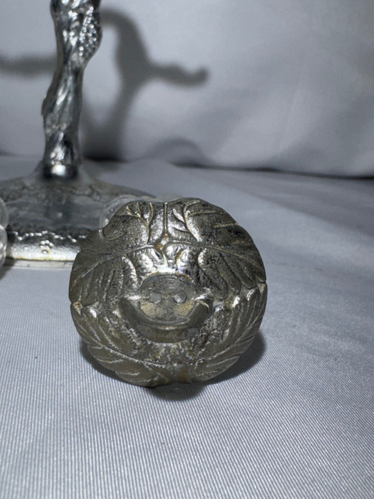 Vintage Clear Glass Hanging Grape Salt & Pepper Shaker Set w/ Metal Tree Stand – Made in Japan