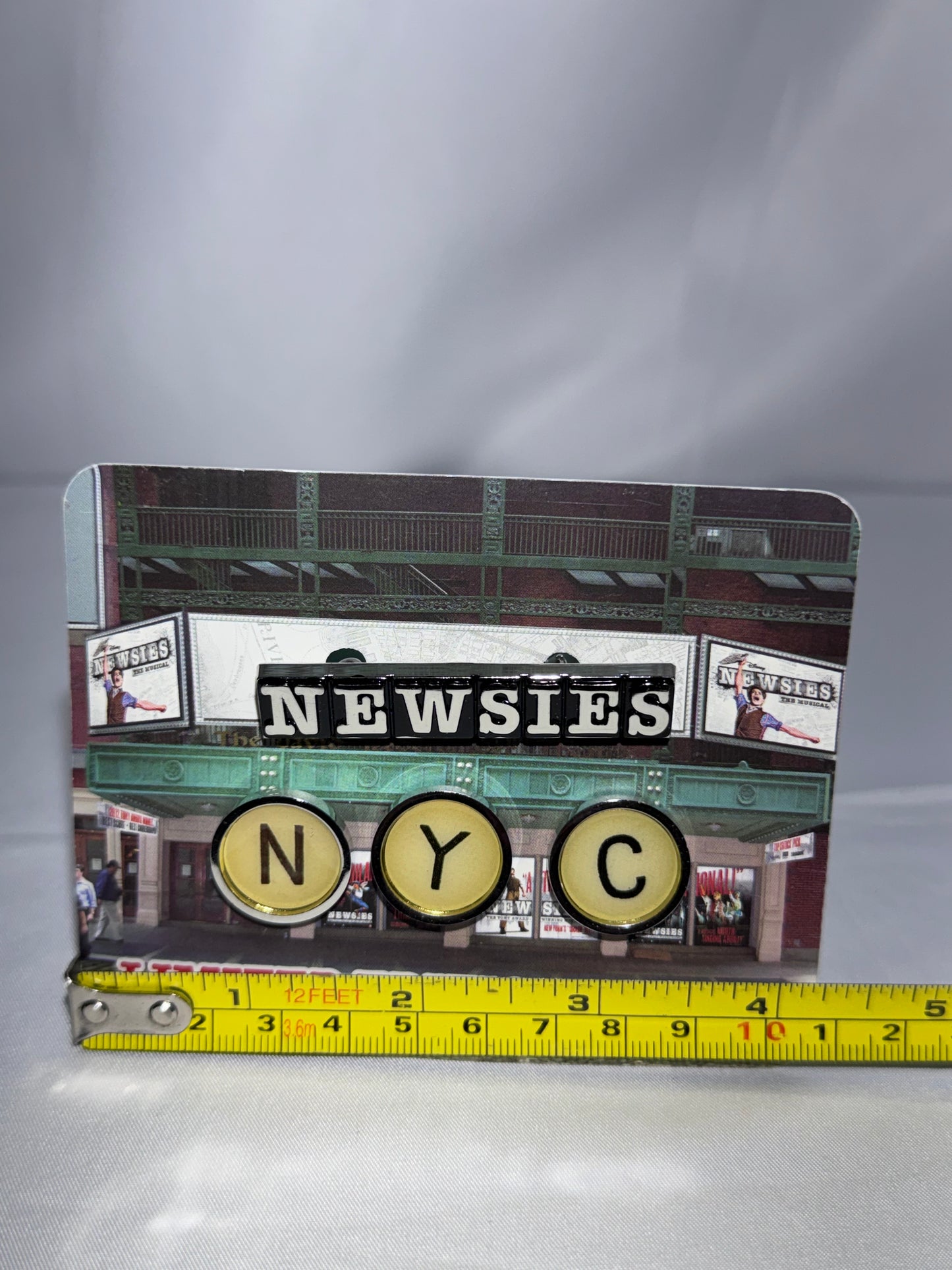 Disney Broadway Newsies NYC Limited Edition Pin Set 87505 2013 Pin Set
