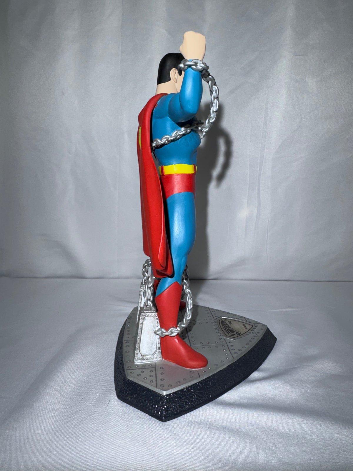 1996 Hallmark DC Super Heroes Golden Age Superman “Man of Steel” Figurine – Limited Edition #13,199/14,500 – Box & COA