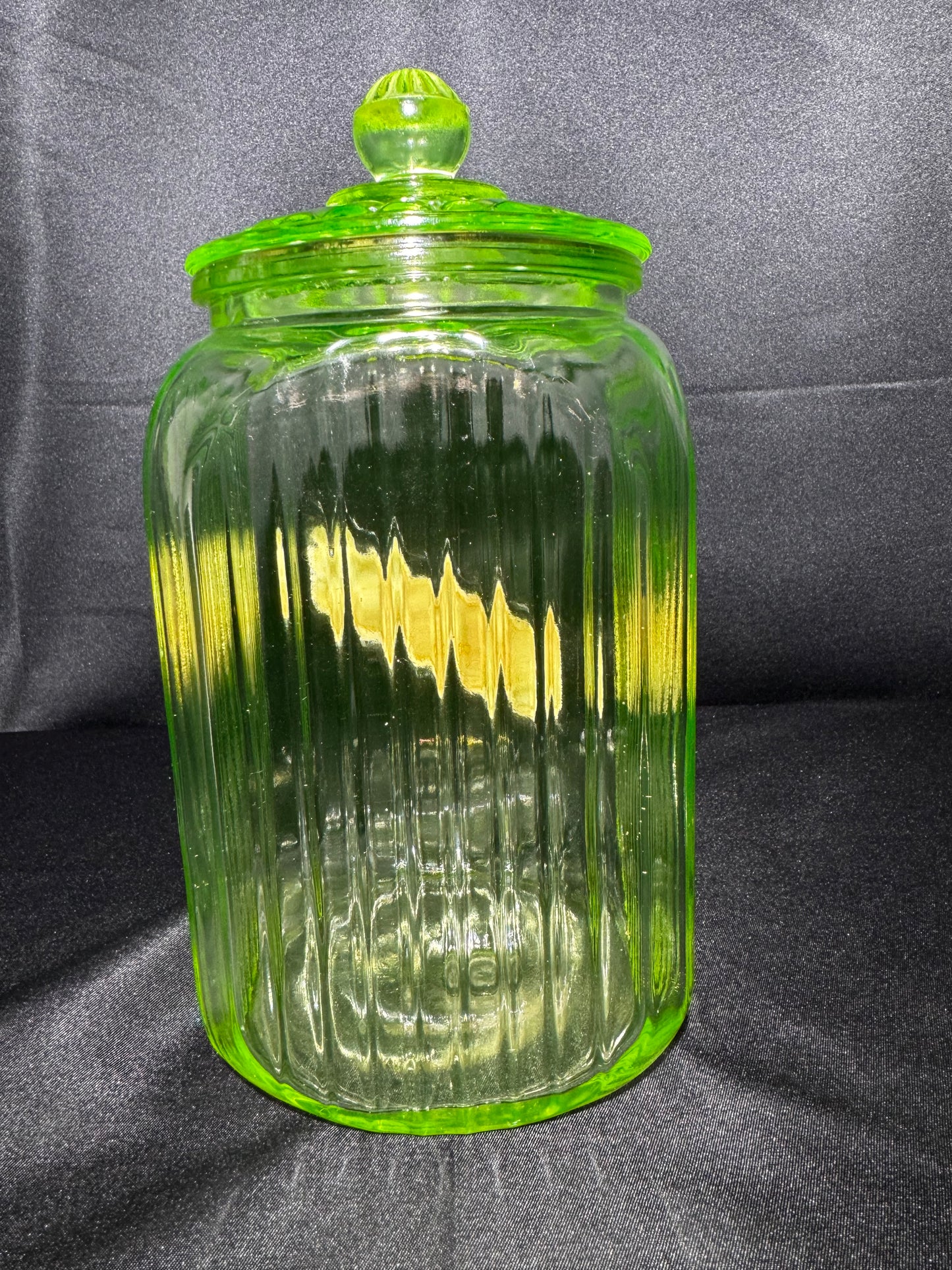 Vintage 1930s Anchor Hocking Uranium Glass “SUGAR” Canister with Original Lid