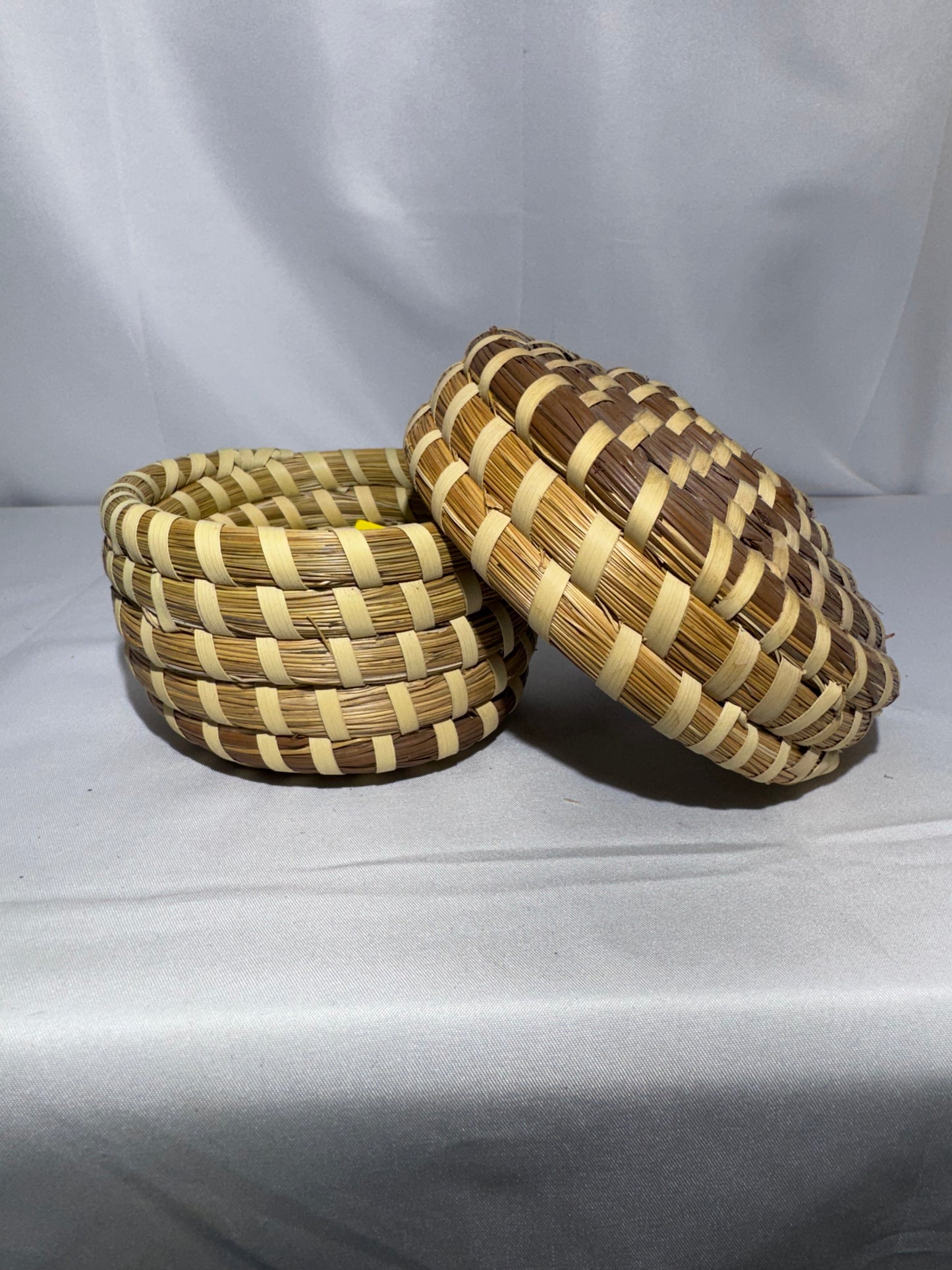 Handcrafted Gullah Sweetgrass/Pine Needle Basket with Lid –Helen Burns Charleston, SC