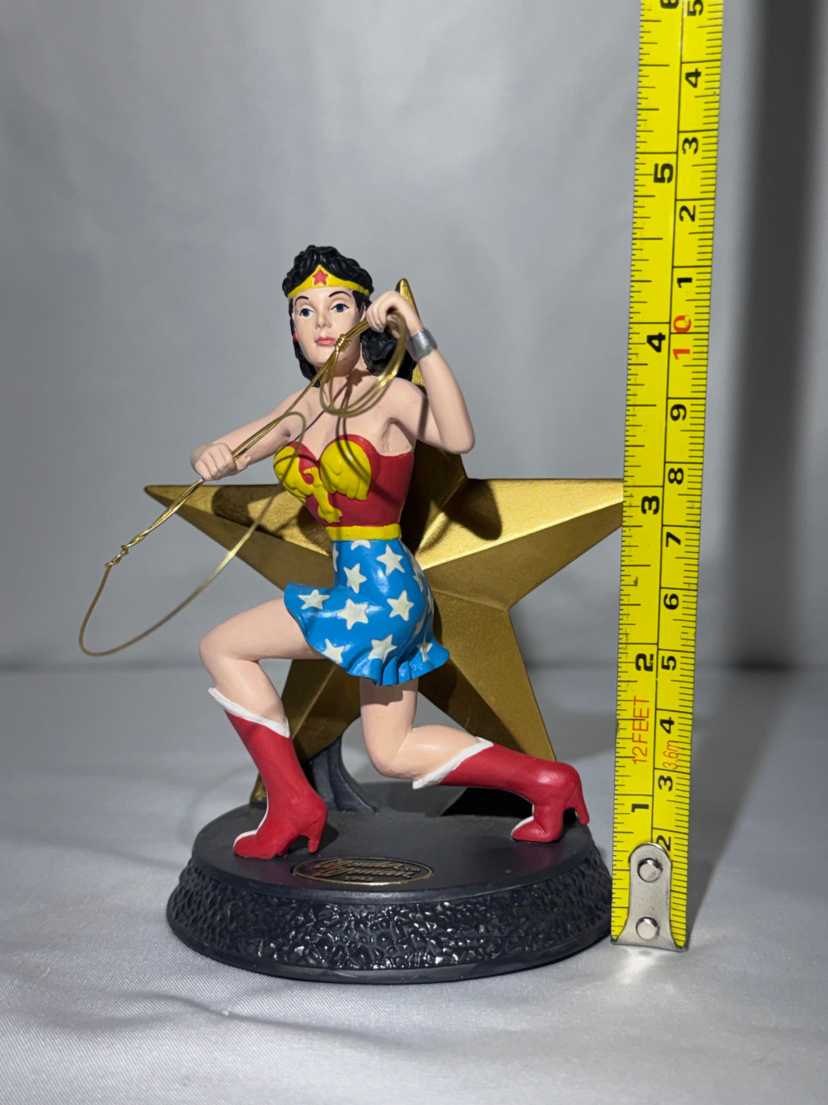 1996 Hallmark DC Super Heroes Collection Golden Age Wonder Woman “Champion of Freedom” Figurine with Box