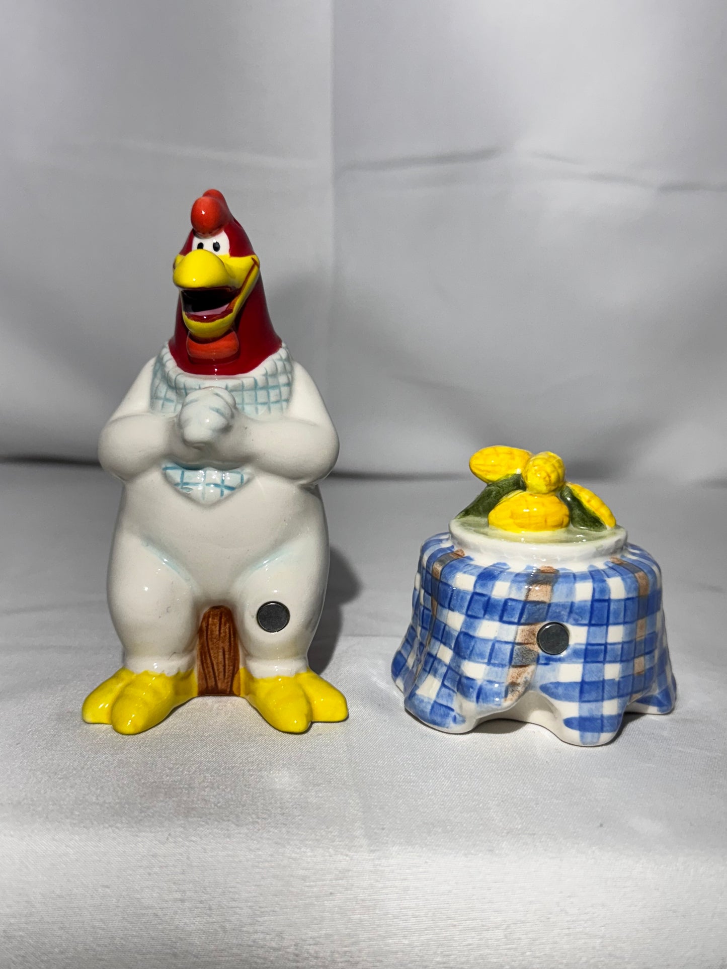 Looney Tunes Warner Brothers Foghorn Leghorn Magnetic Salt & Pepper Shakers – With Stoppers