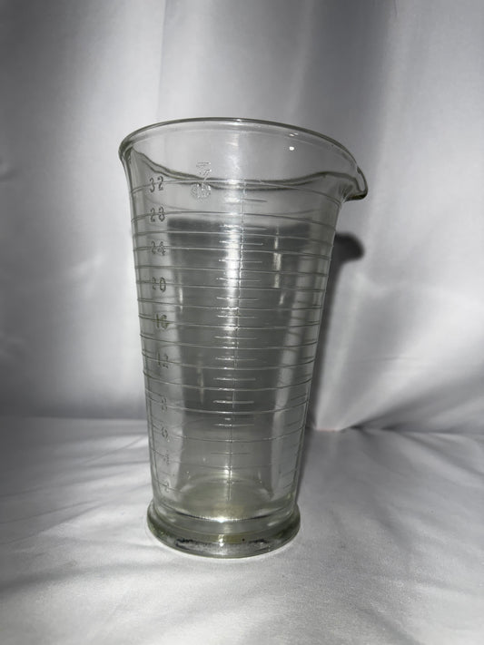 Vintage 32oz Glass Measuring Beaker Weighted Base Pour Spout Darkroom Lab