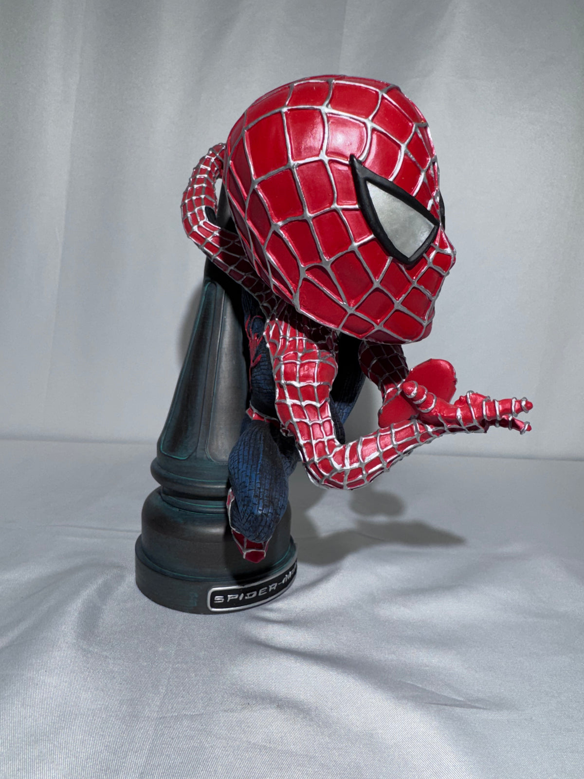 2004 NECA Extreme Head Knockers Spider-Man 2 Bobblehead – With Original Collector Box