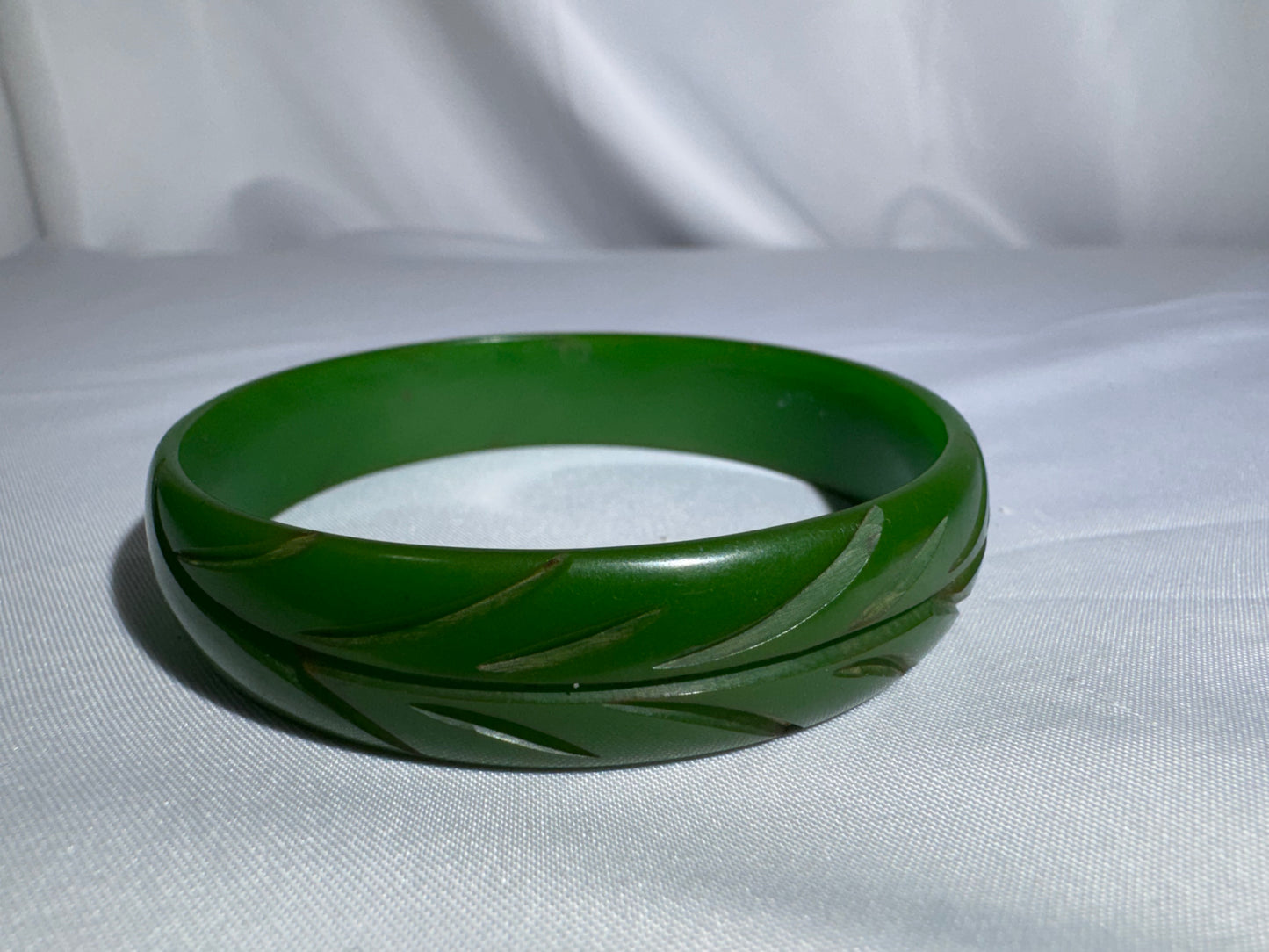 Vintage Carved Translucent Spinach Green Bakelite/Catalin Bengal – Rare Antique Jewelry
