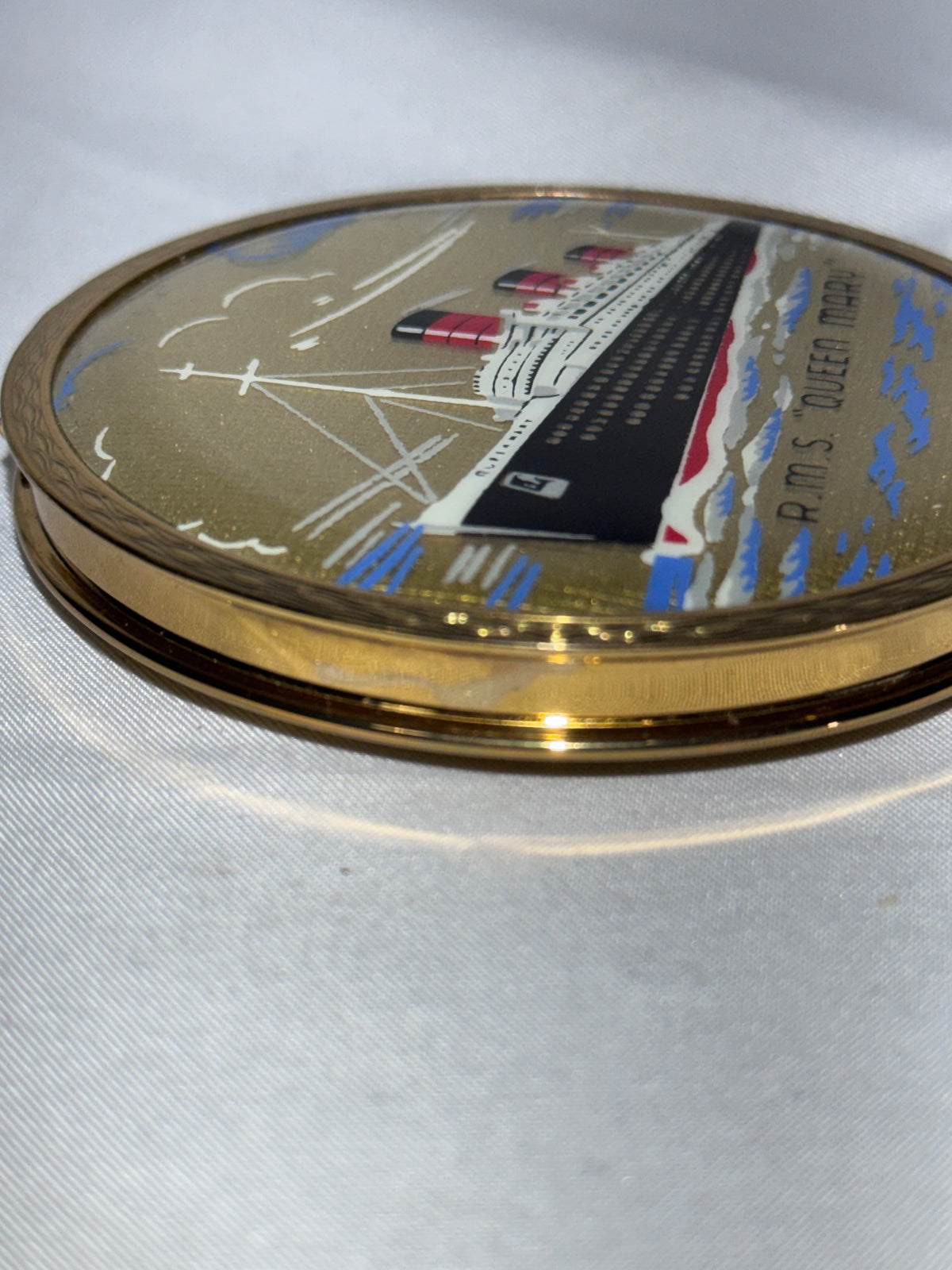 Vintage Stratton Powder Compact – R.M.S. Queen Mary – Circa 1950s – Complete with Travel Pouch