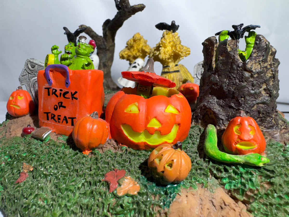Lemax Spooky Town Playful Spirits Table Accent 2007 – AS-IS