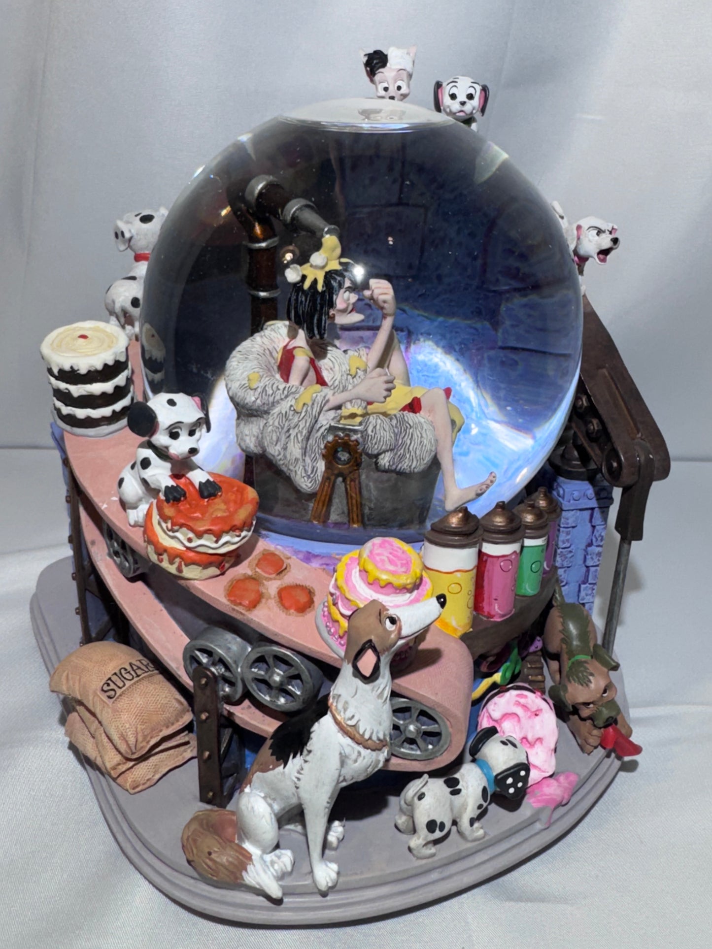 Disney 101/102 Dalmatians Cake Fiasco Musical Snow Globe Cruella Retired w/ Box