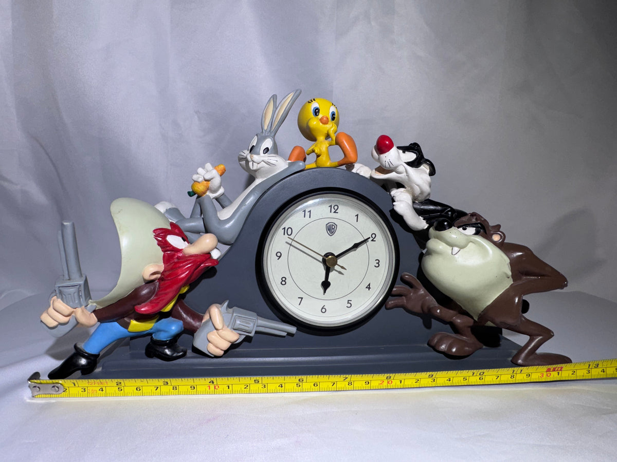 1994 Warner Bros. Looney Tunes Mantle Clock Bugs Bunny Tweety Sylvester Taz Yosemite Sam