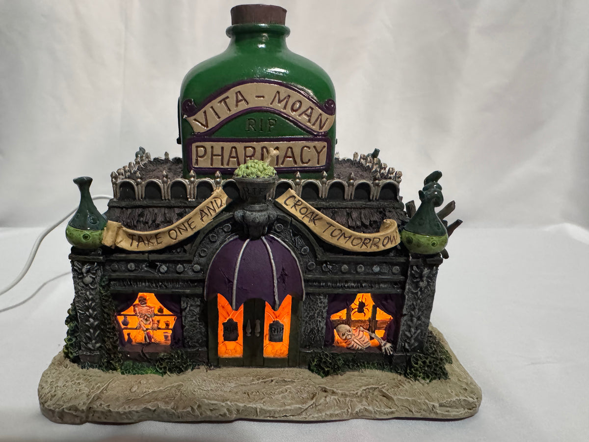 Hawthorne Village The Munsters “Vita-Moan Pharmacy” Halloween Village Building – 2005