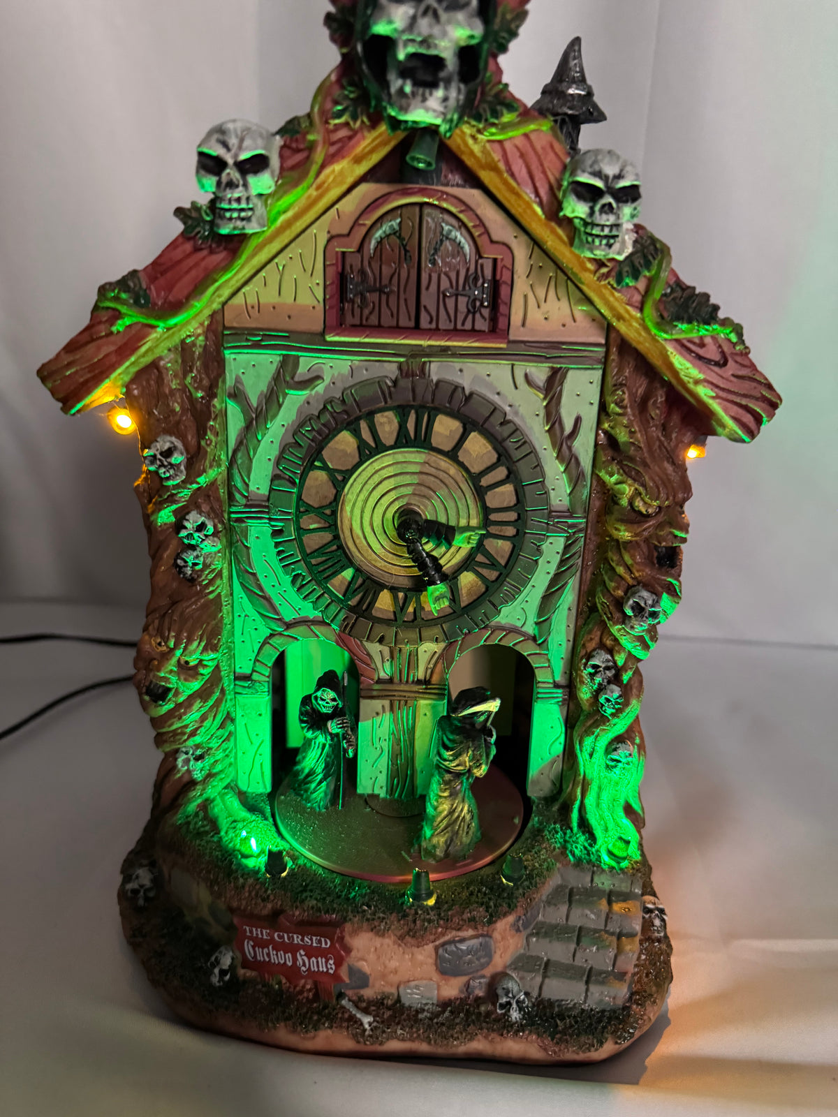 Lemax Spooky Town The Cursed Cuckoo Haus #95454 — 2019 — Animated & Lighted