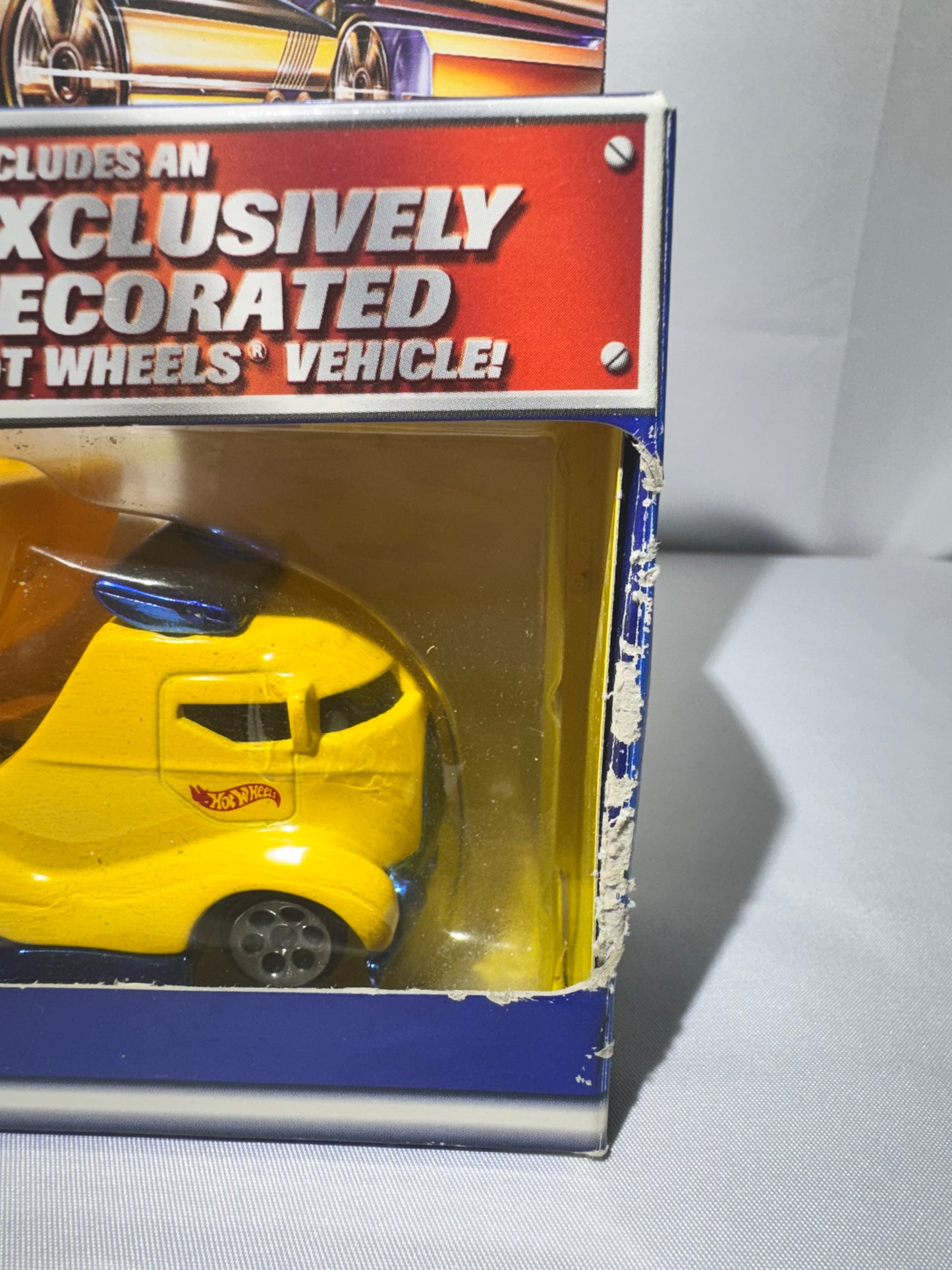 Hot Wheels Pavement Pounder – World’s Fastest Chicken Delivery (2001 Mattel)