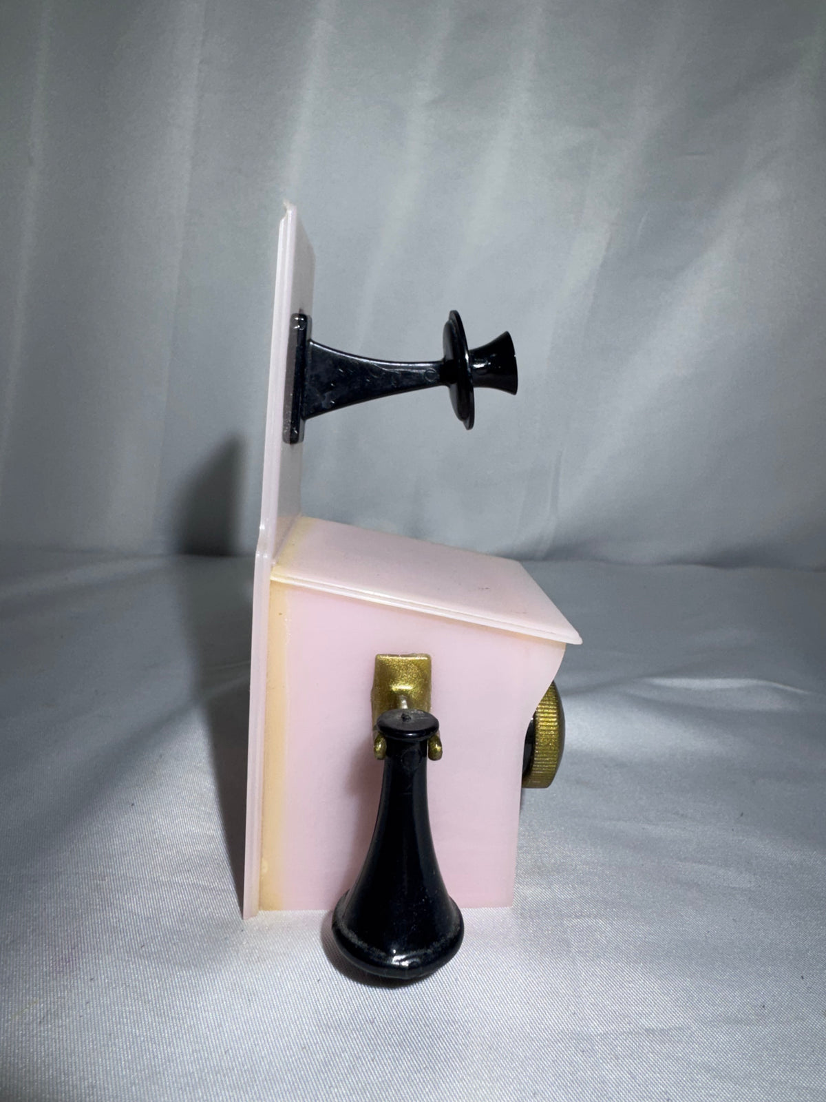 Vintage MCM Pink Plastic Wall Mount Crank Telephone Salt & Pepper Shakers