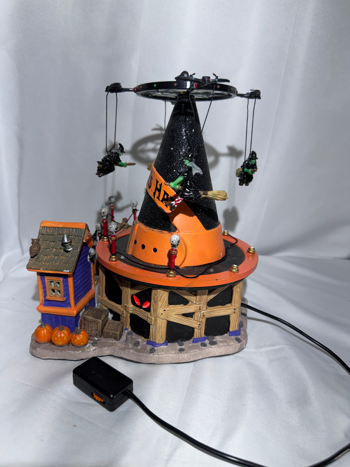 Lemax Spooky Town Witch’s Hat Carnival Ride #84744 – Retired 2008 – Halloween Village