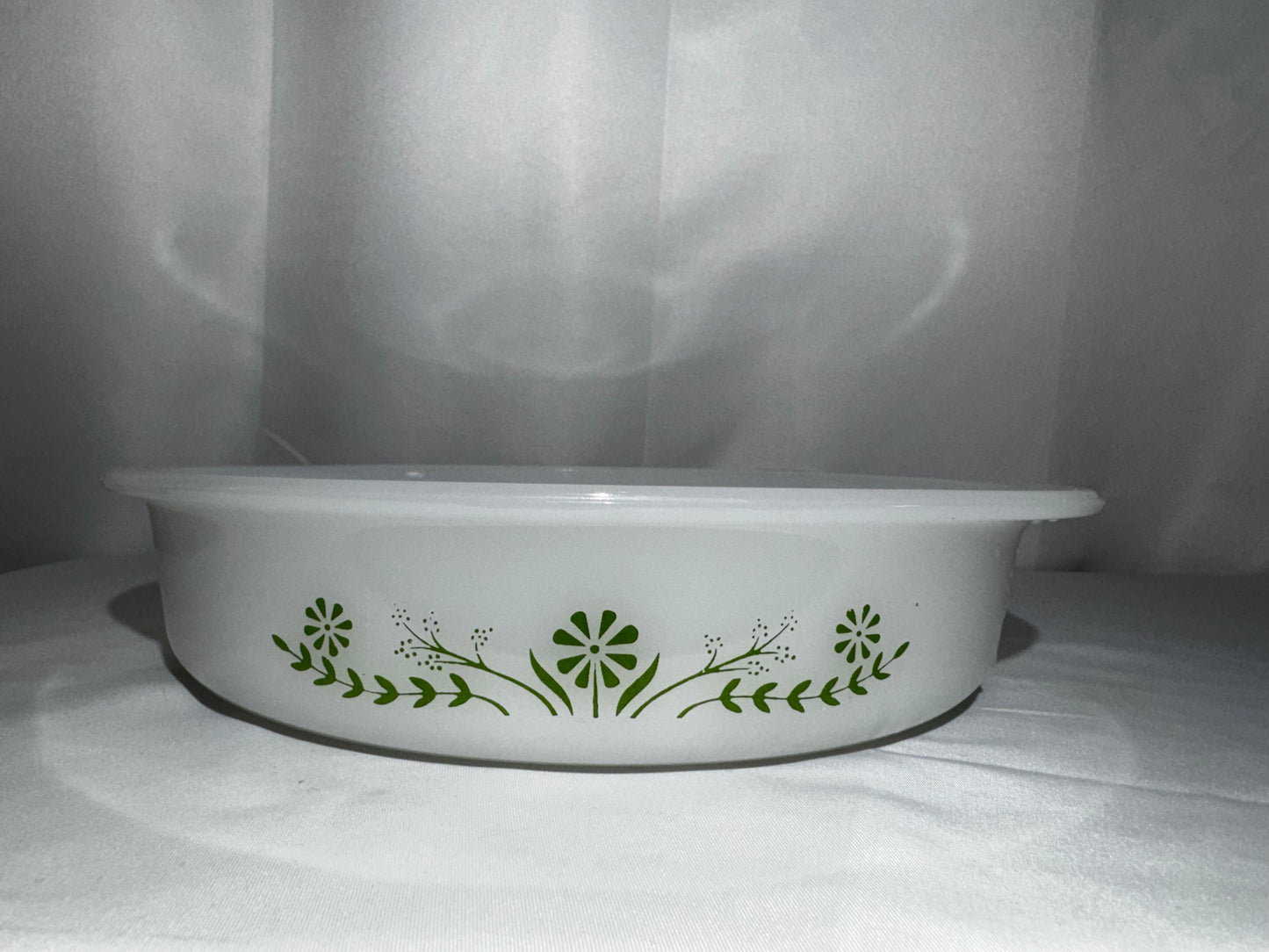 Vintage Glasbake Milk Glass Green Daisy Round Baking Casserole Dish Jeannette Glass