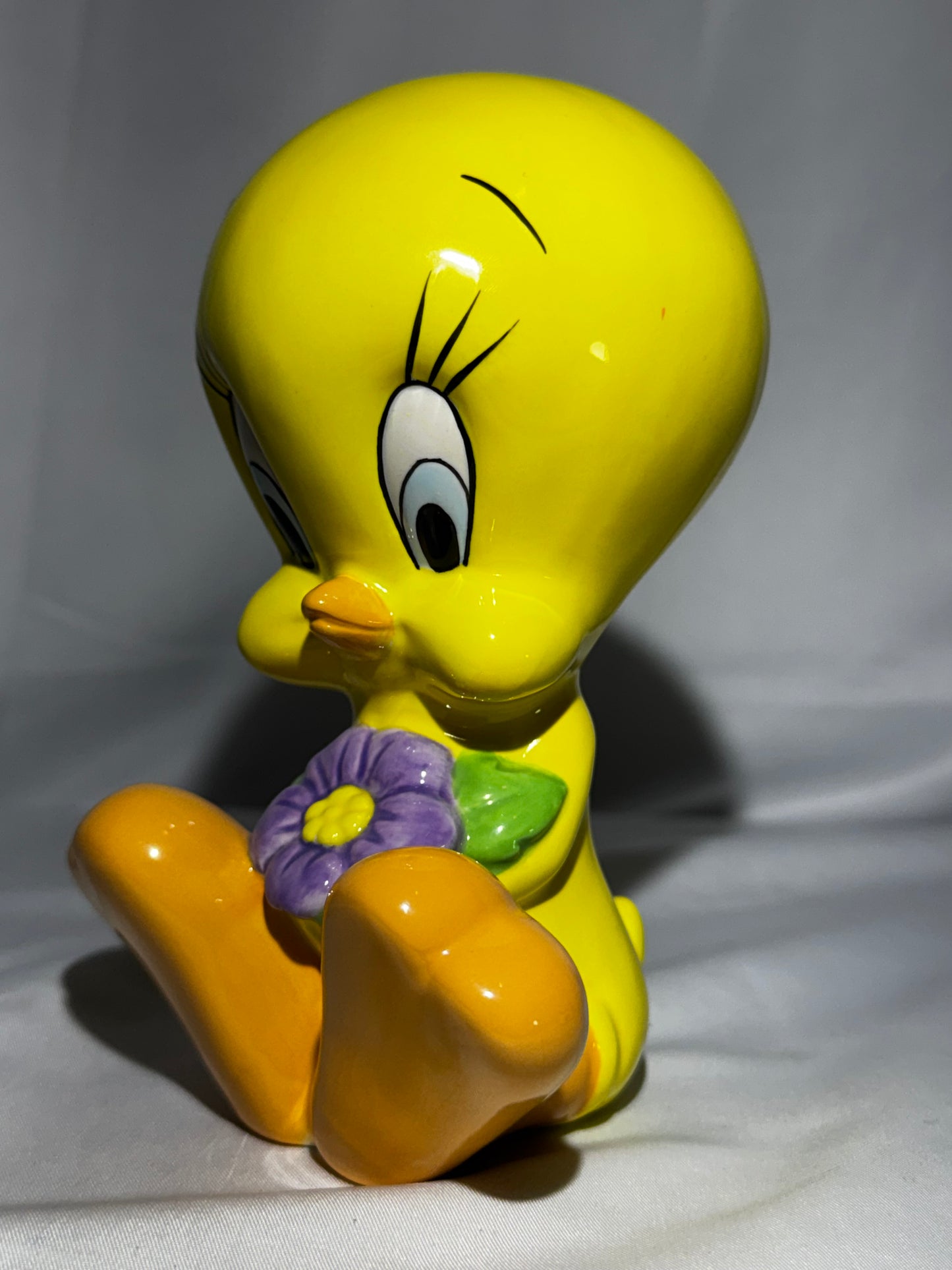 Vintage 1996/1997 Tweety Bird Ceramic Coin Bank w/ Stopper 6.5” Warner Bros Looney Tunes