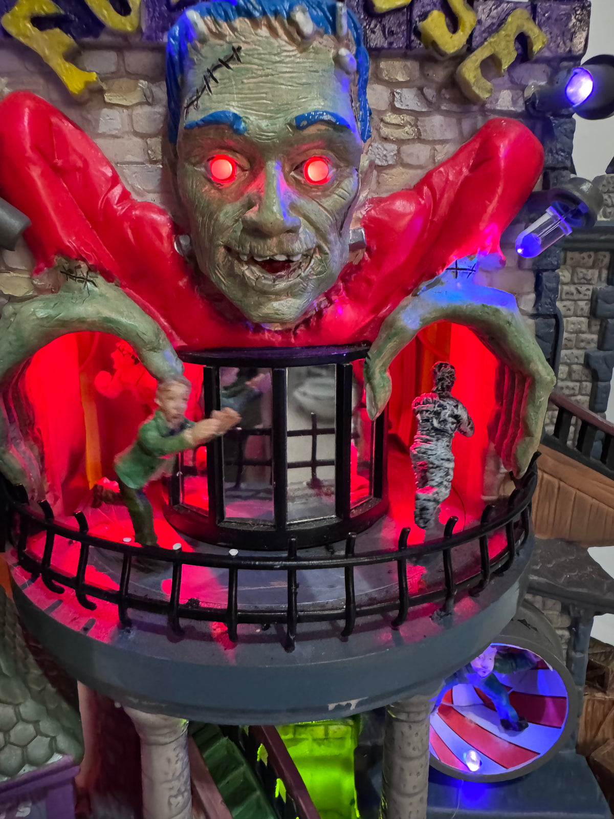 Lemax Spooky Town Funhouse #65344 – Retired 2006 – Halloween Village – AS-IS