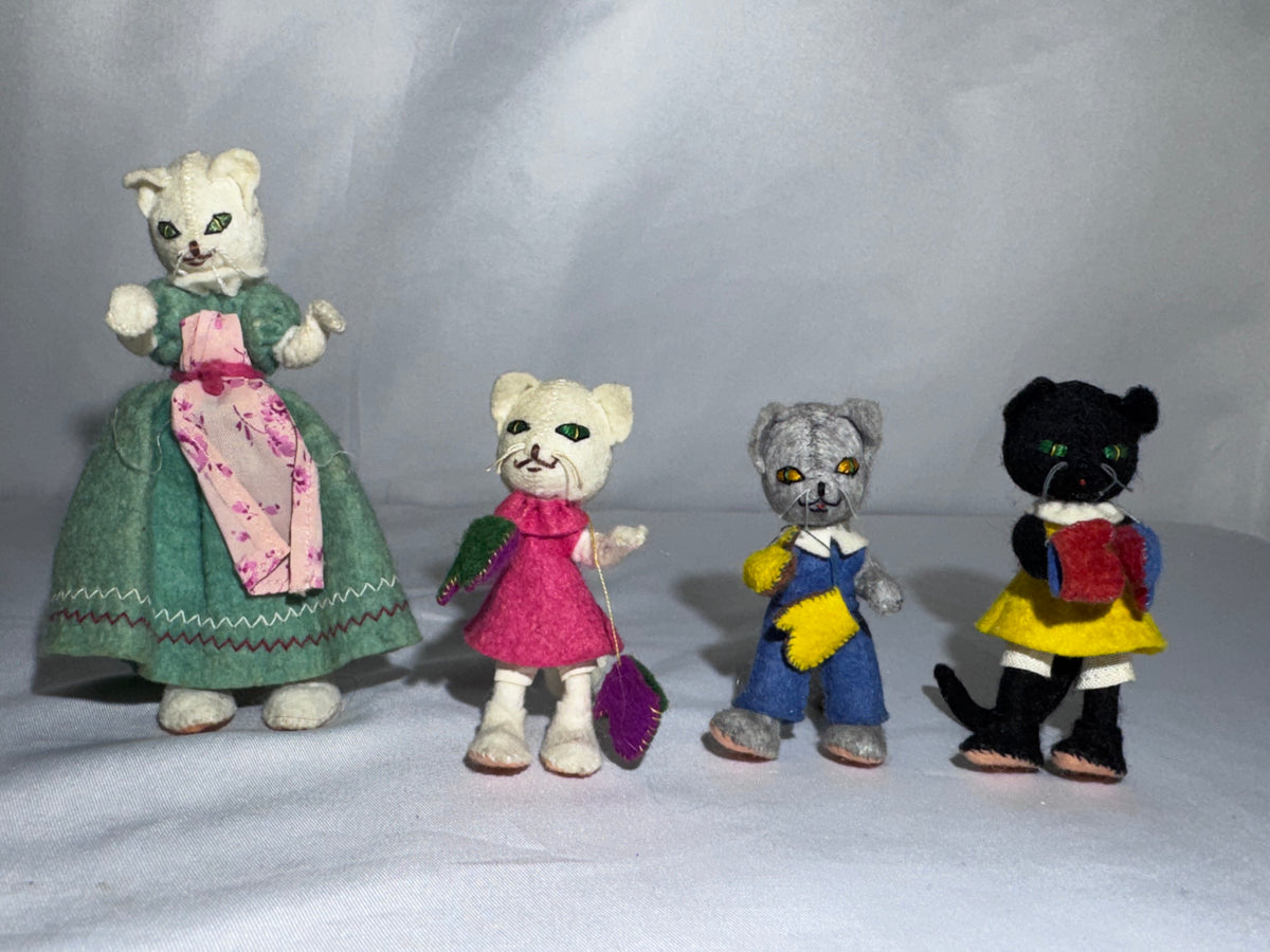 Vintage BAPS Germany Three Little Kittens & Mother Cat Miniature Figure Set