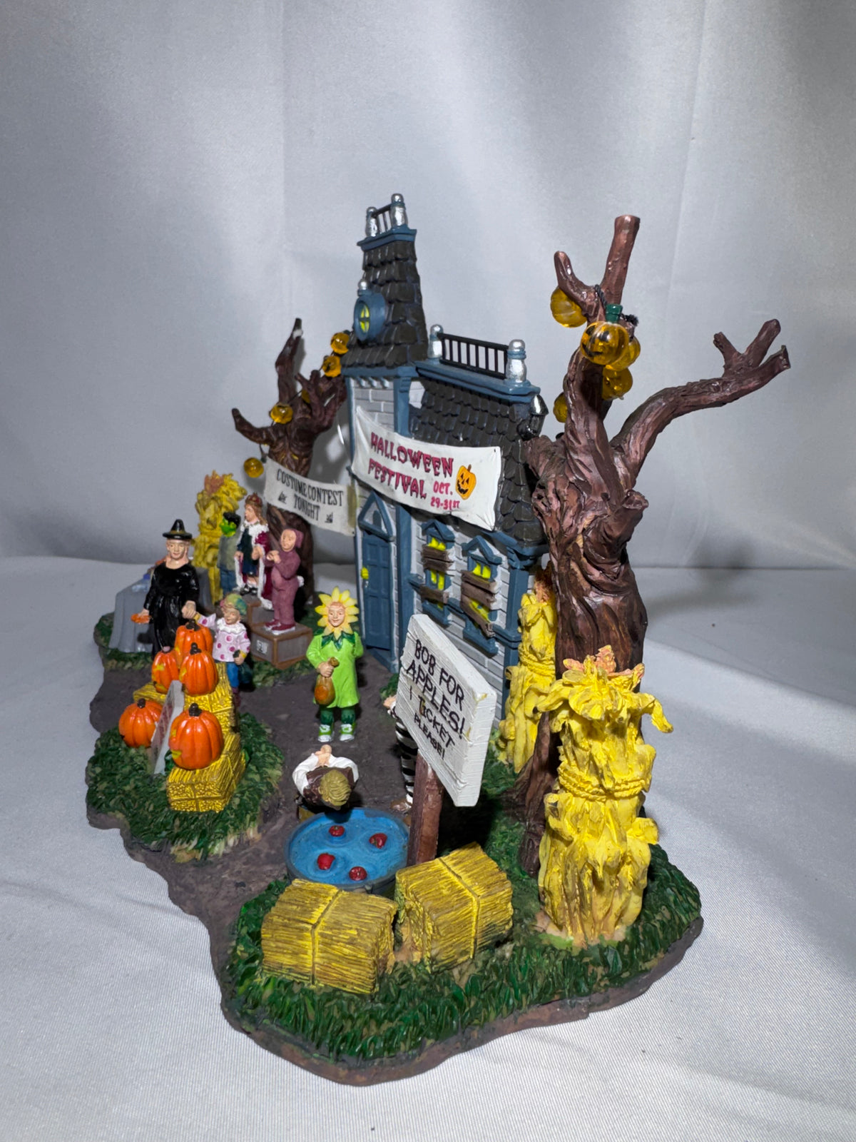 Lemax Spooky Town Halloween Festival #43422 — 2004 Retired Table Accent