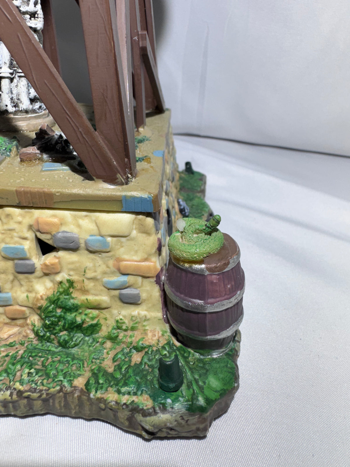 Lemax Spooky Town Deadwood Water Tower #84765 – Retired 2008 – Lights & Sound Work