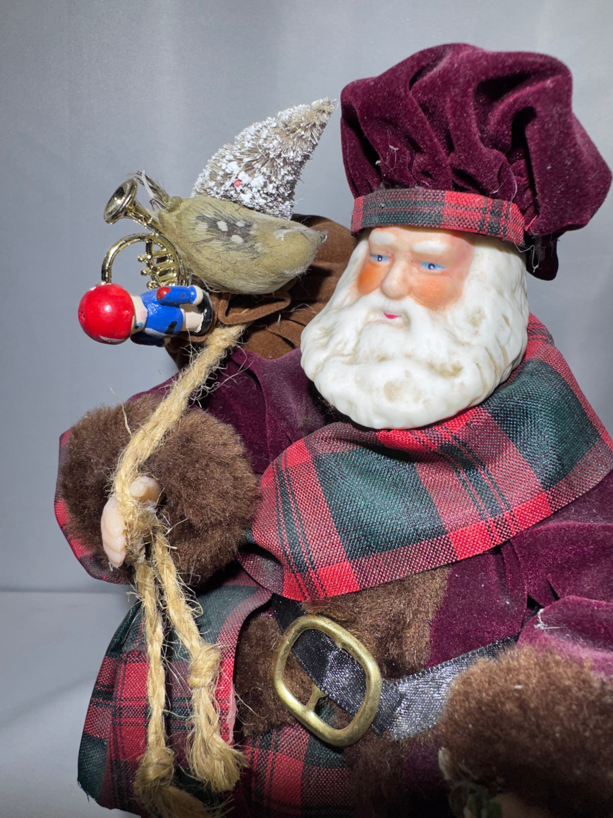 Vintage House of Lloyd Christmas Around the World Santa MacGregor Scottish Santa Figurine – 1990s
