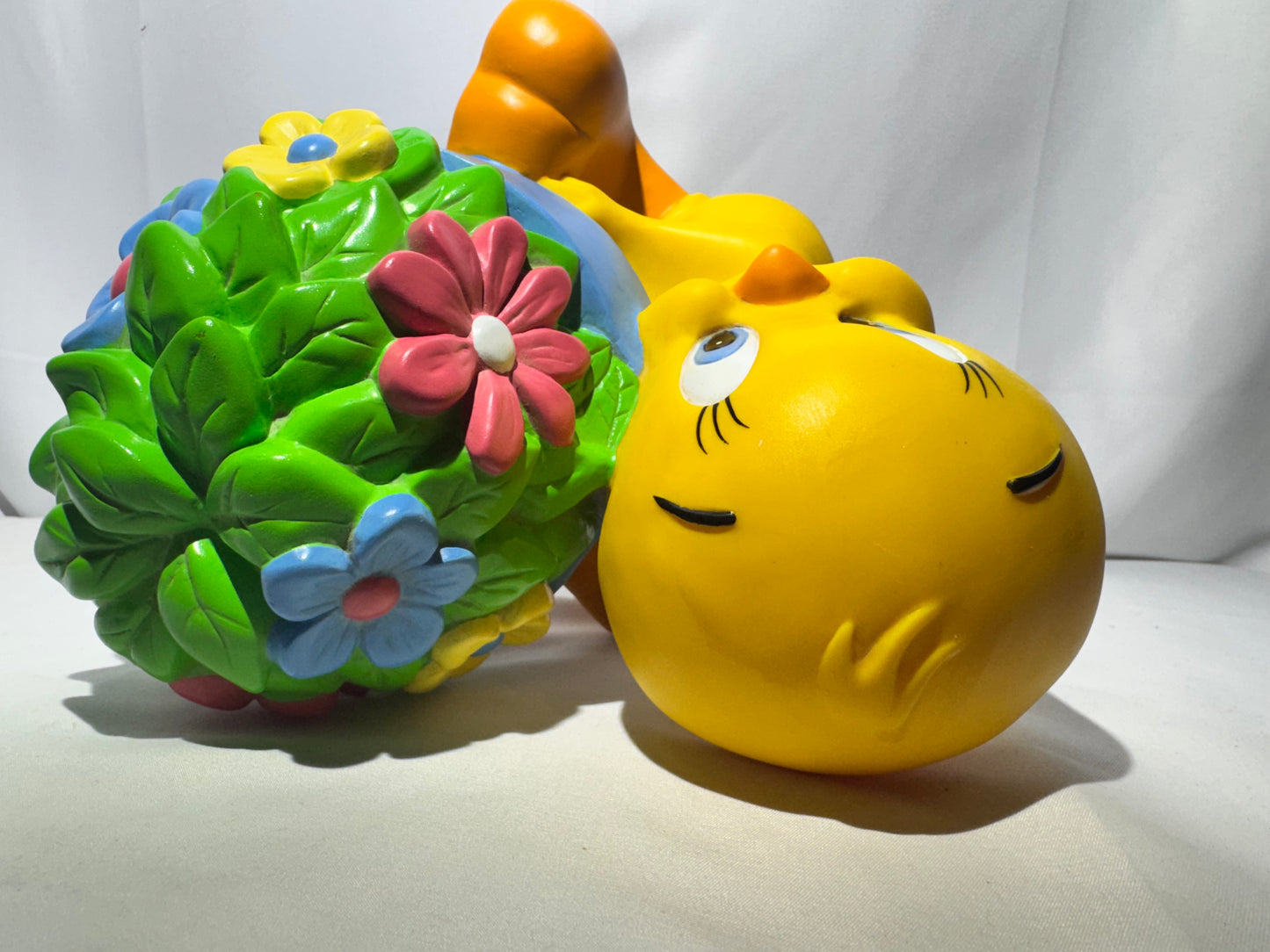 Vintage 1998 Warner Bros. Tweety Bird Coin Bank – Tweety Holding Flower Pot