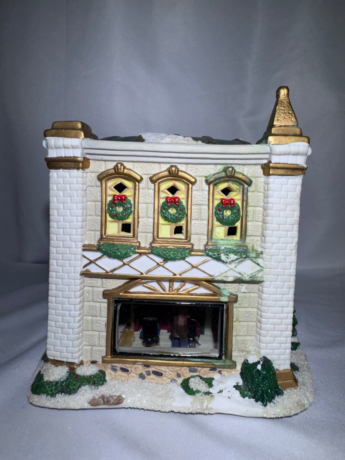 St Nicholas Square Dixon Street Casino 2005 Lighted Christmas Village Building AS IS