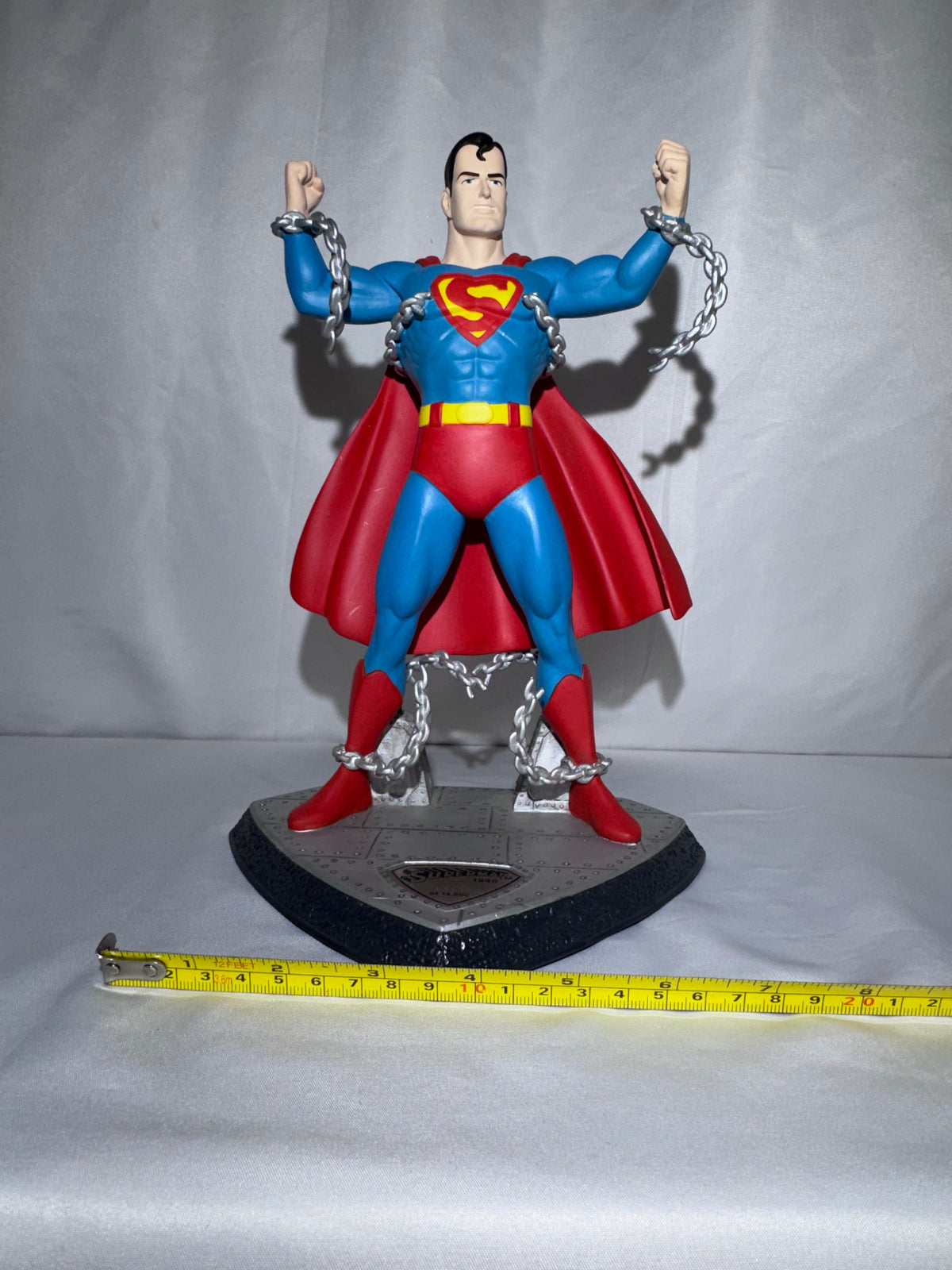 1996 Hallmark DC Super Heroes Golden Age Superman “Man of Steel” Figurine – Limited Edition #13,199/14,500 – Box & COA