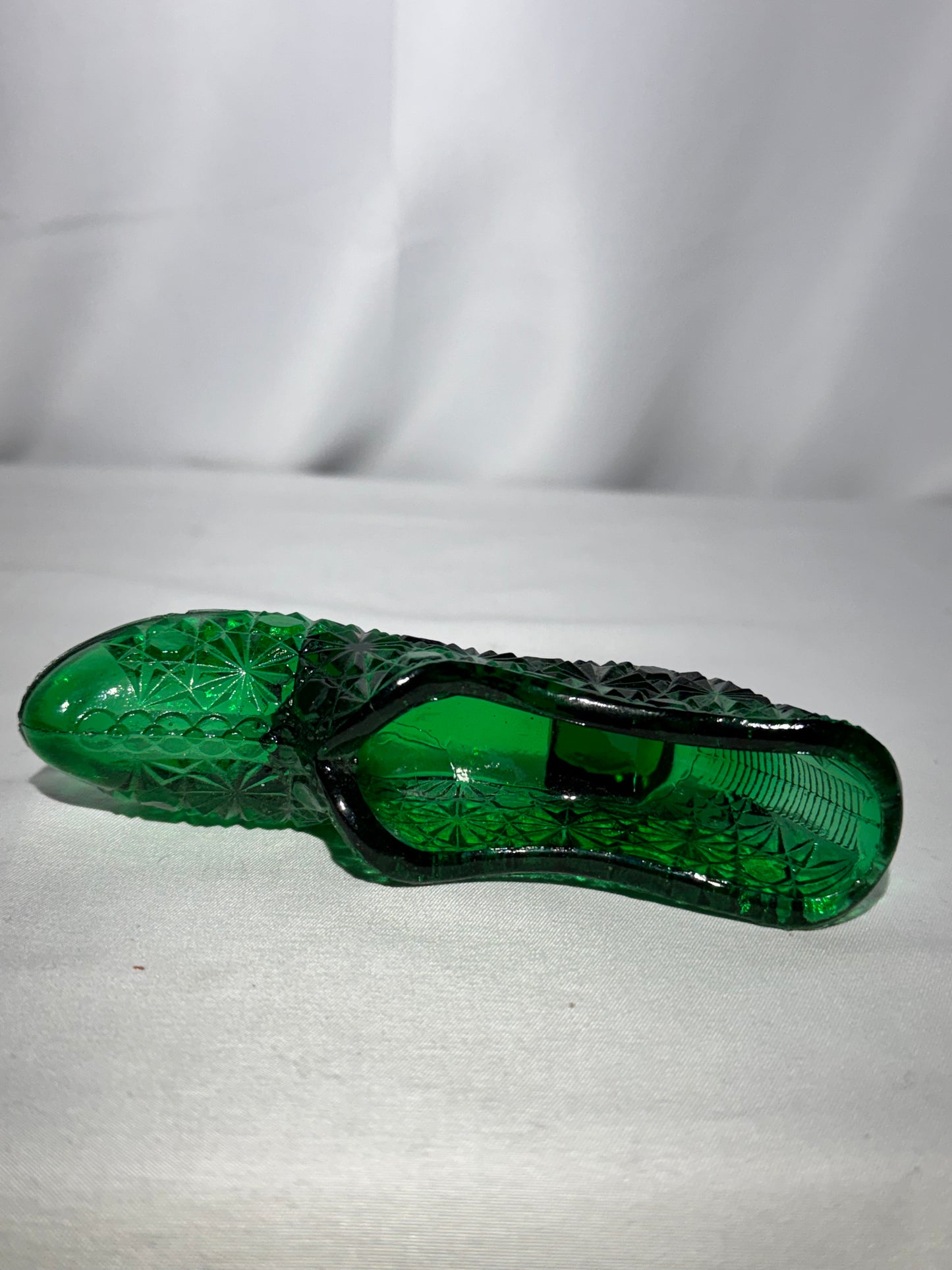 Fenton Art Glass Daisy & Button Slipper Figurine – Emerald / Forest Green