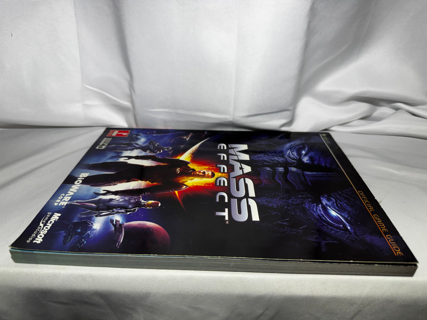 Mass Effect Prima Official Strategy Guide 2007 Xbox 360 w/ Fold-Out Poster