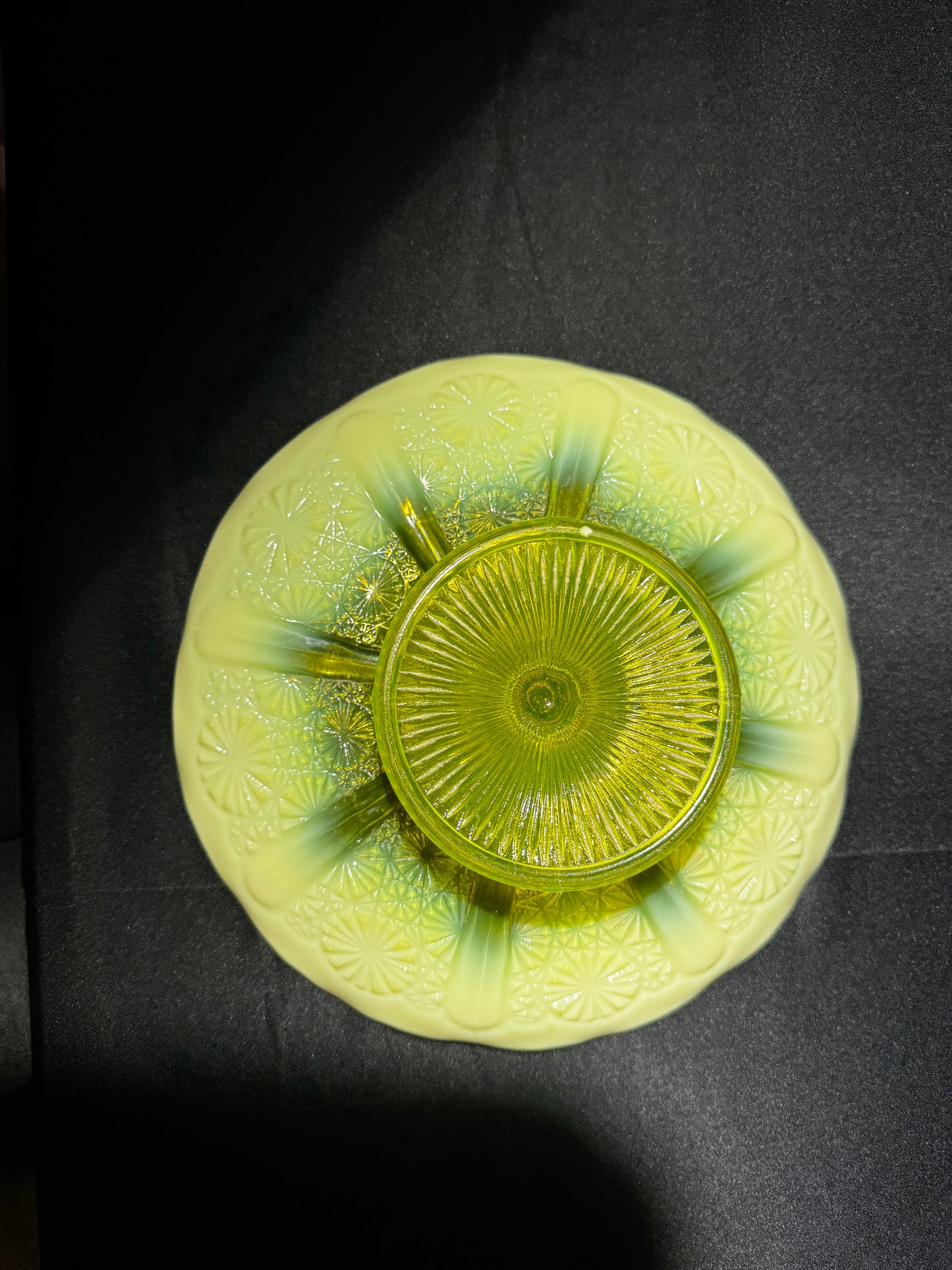 Vintage Uranium Glass Pedestal Cake Stand – Davidson Glass Co. – Victorian Era (c. 1890–1900s)