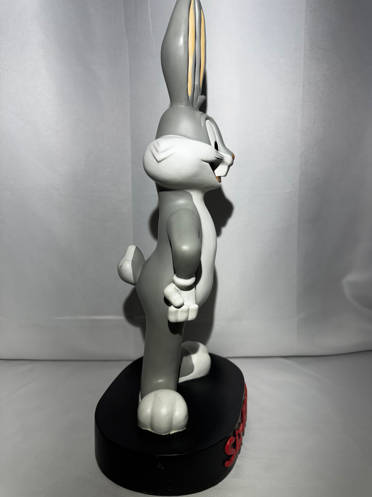 Vintage 1997 Warner Bros Bugs Bunny Six Flags Resin Coin Bank w/ Tag 14.5”